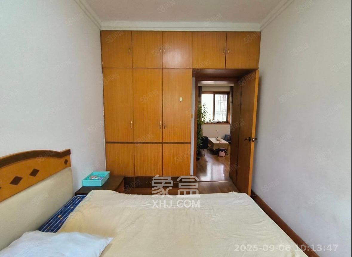 红旗区三片  2室1厅1卫    1250.0元/月室内图