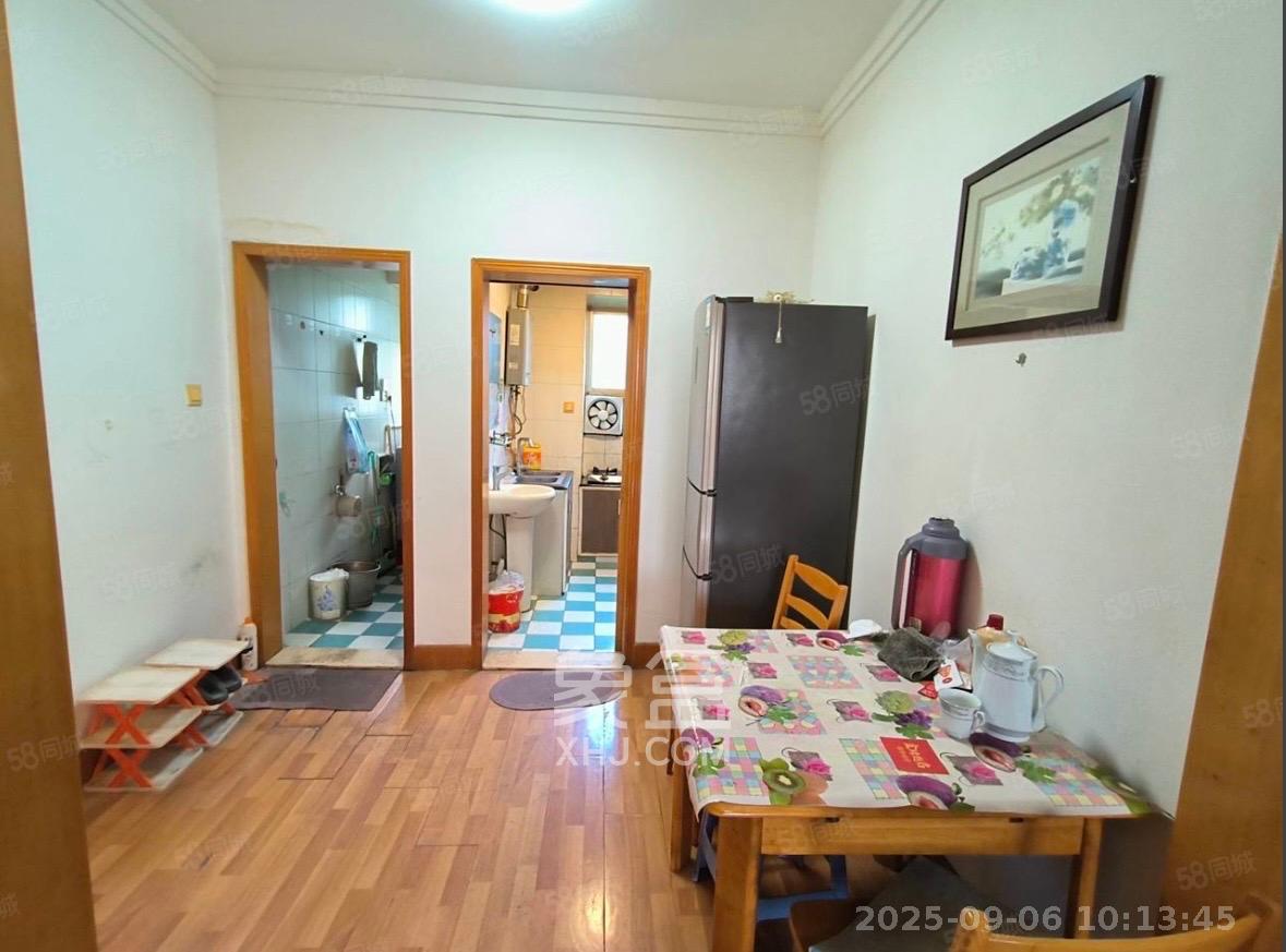 红旗区三片  2室1厅1卫    1250.0元/月室内图