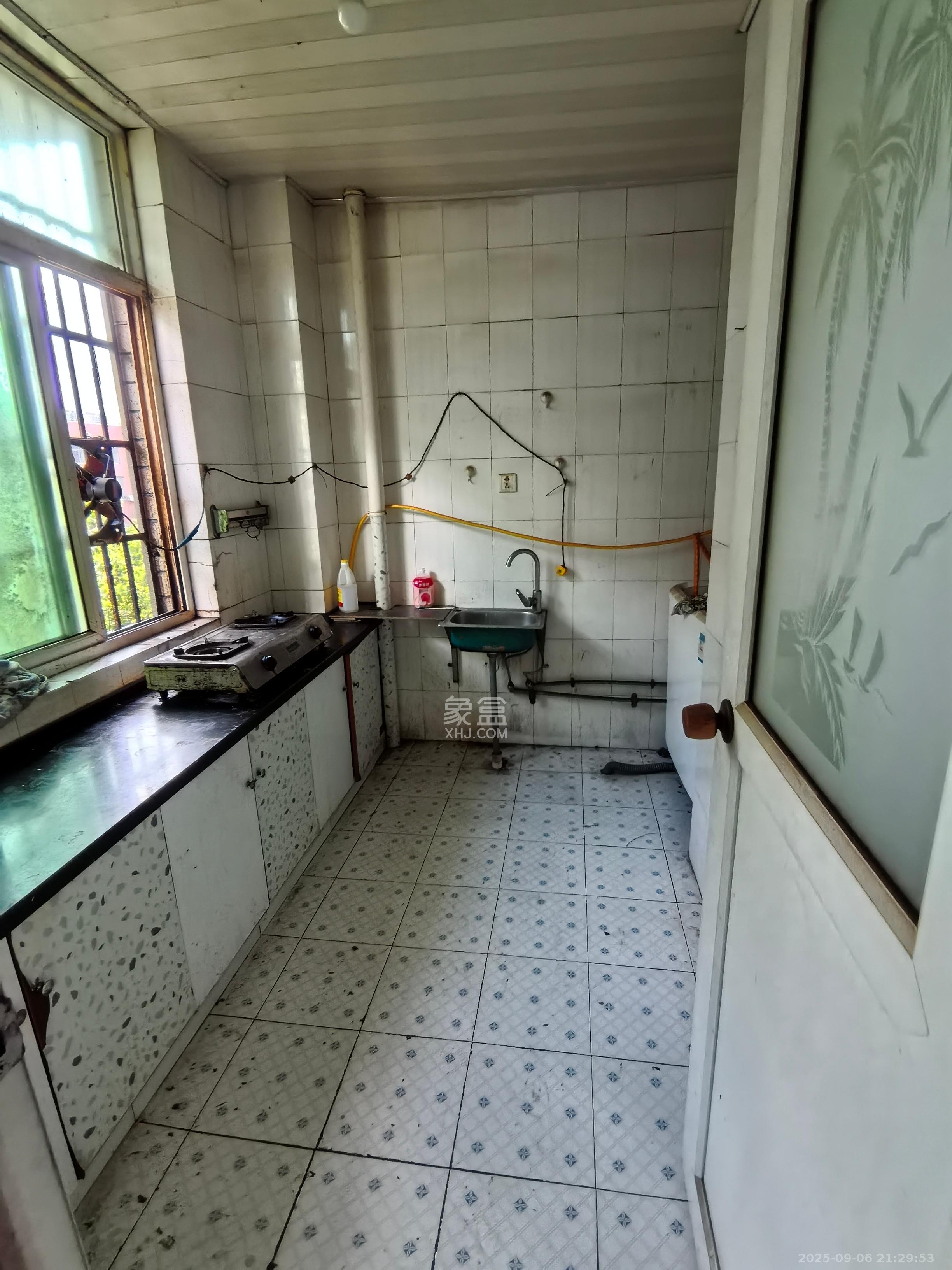 松雅安置小区 1室0厅0卫 900.0元/月 松雅安置小区 1室0厅0卫 900.0元/月室内图