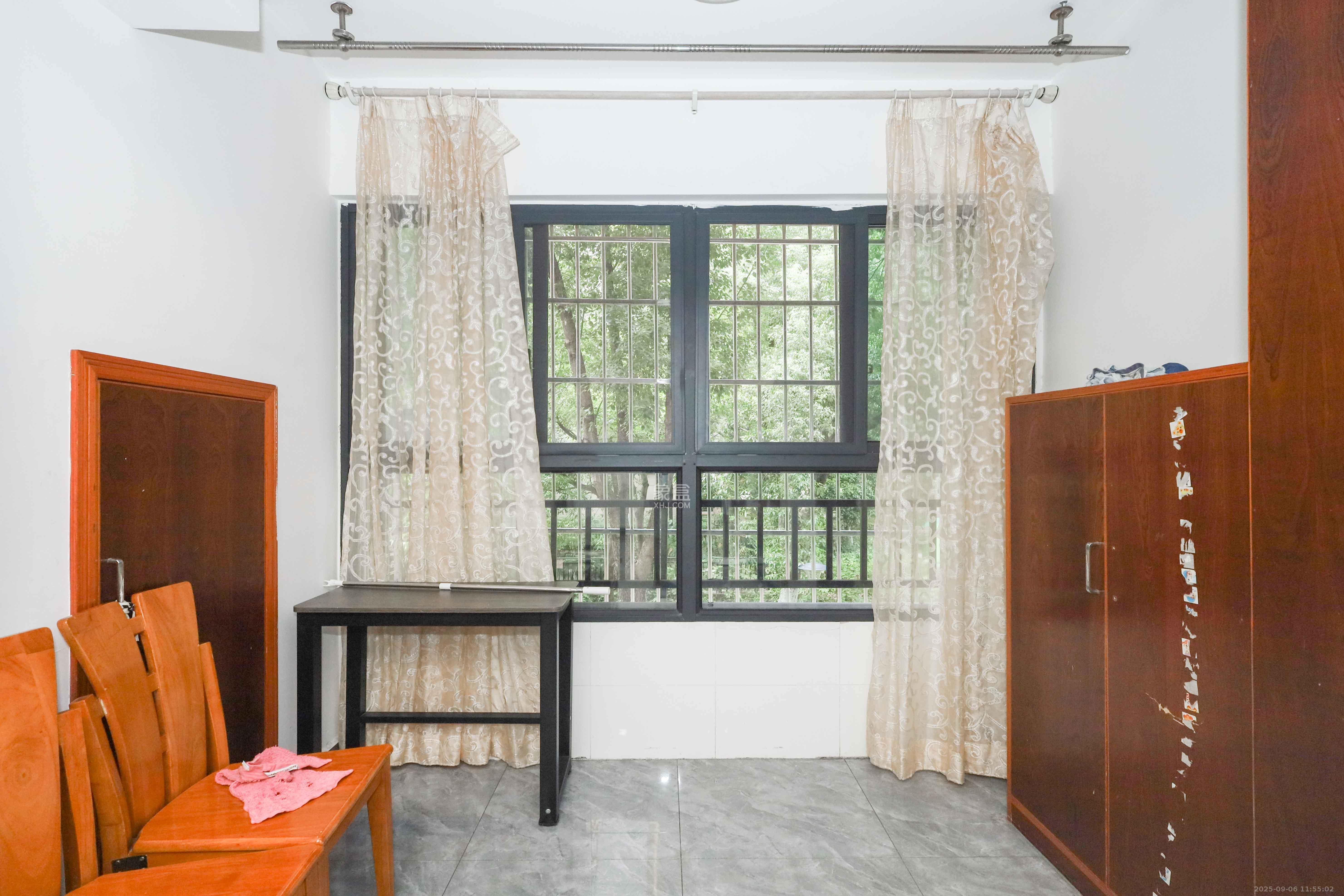 保利麓谷林语A区 3室2厅1卫 76.0万 保利麓谷林语A区 3室2厅1卫 76.0万阳台