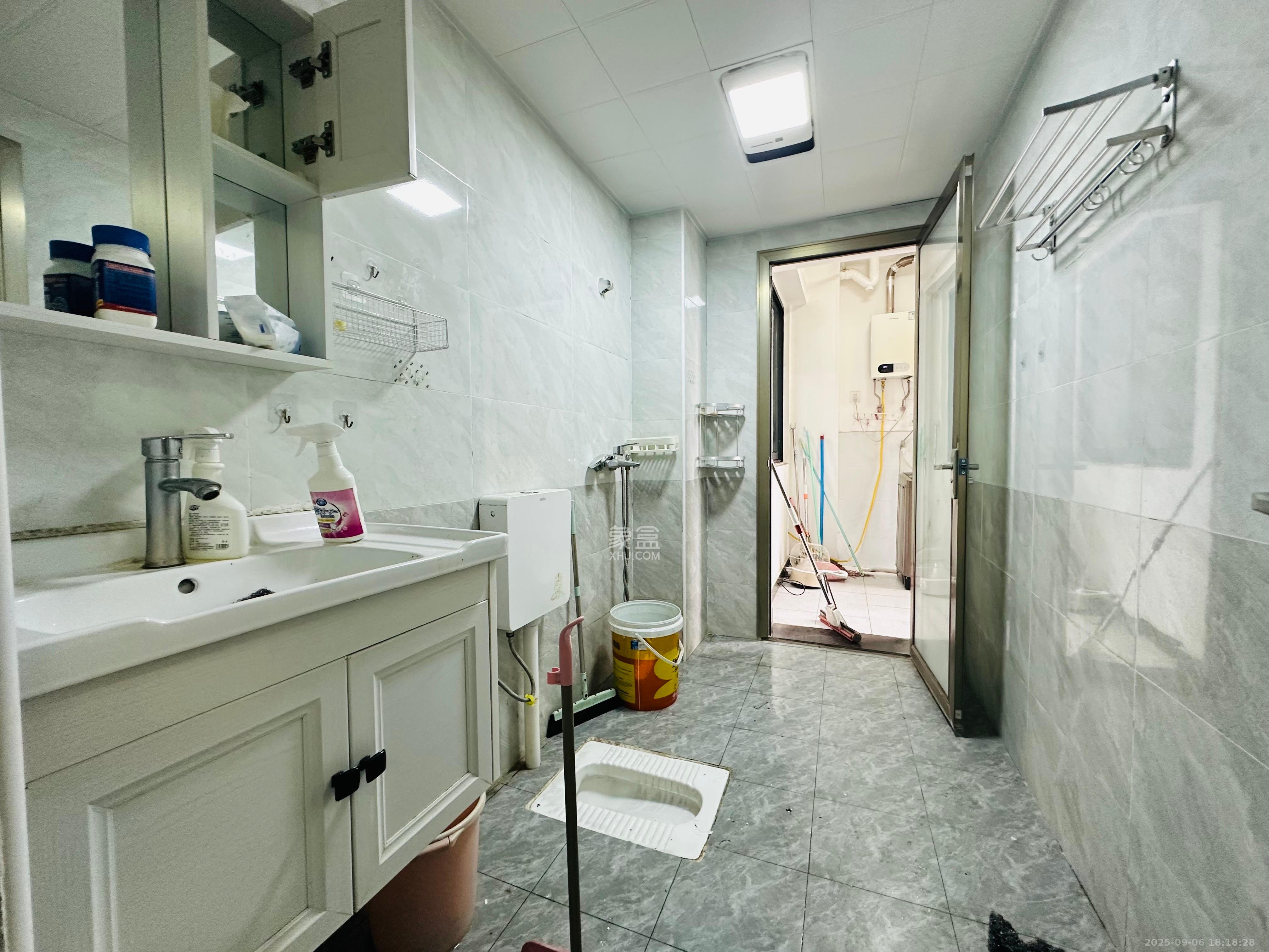 振业城三期 4室2厅2卫 3300.0元/月 振业城三期 4室2厅2卫 3300.0元/月室内图