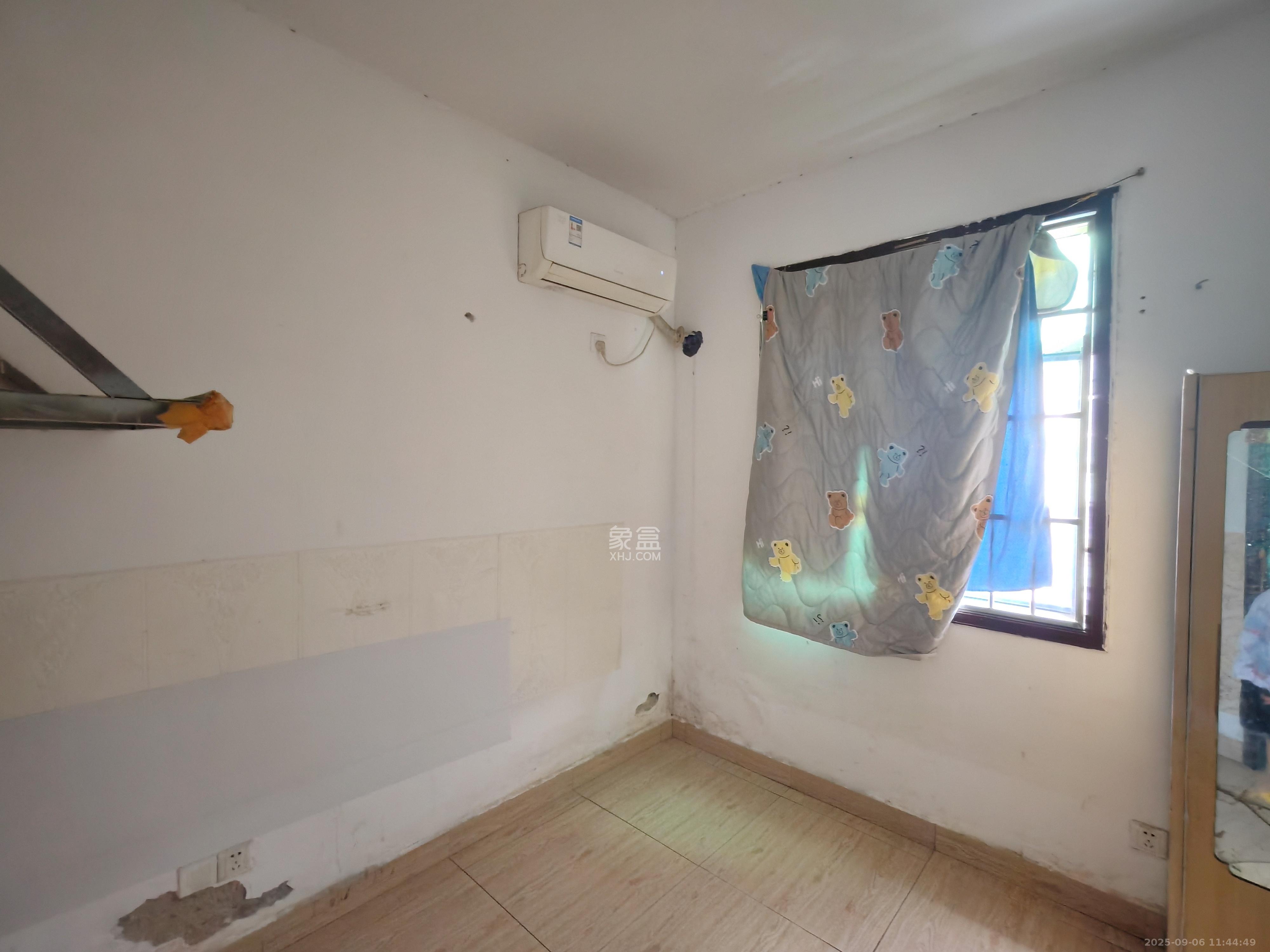 高桥财富大厦  3室2厅1卫    1900.0元/月 高桥财富大厦  3室2厅1卫    1900.0元/月室内图