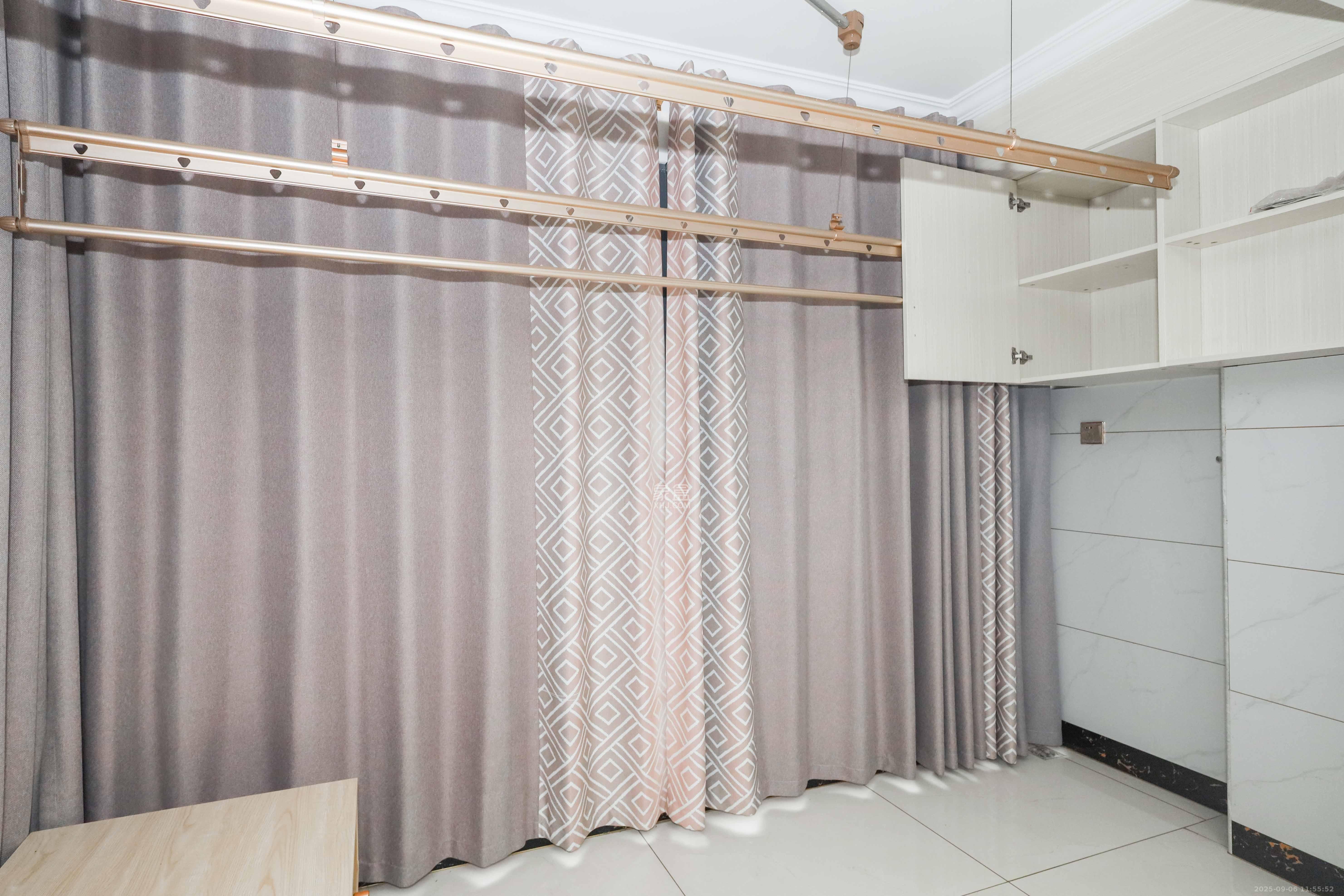 好莱城(弘德西街) 4室2厅2卫 118.0万 好莱城(弘德西街) 4室2厅2卫 118.0万阳台