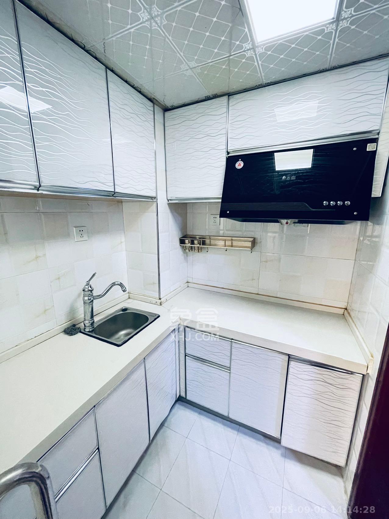 四方小区综合楼(四方嘉丽)  1室0厅0卫    1200.0元/月 四方小区综合楼(四方嘉丽)  1室0厅0卫    1200.0元/月室内图