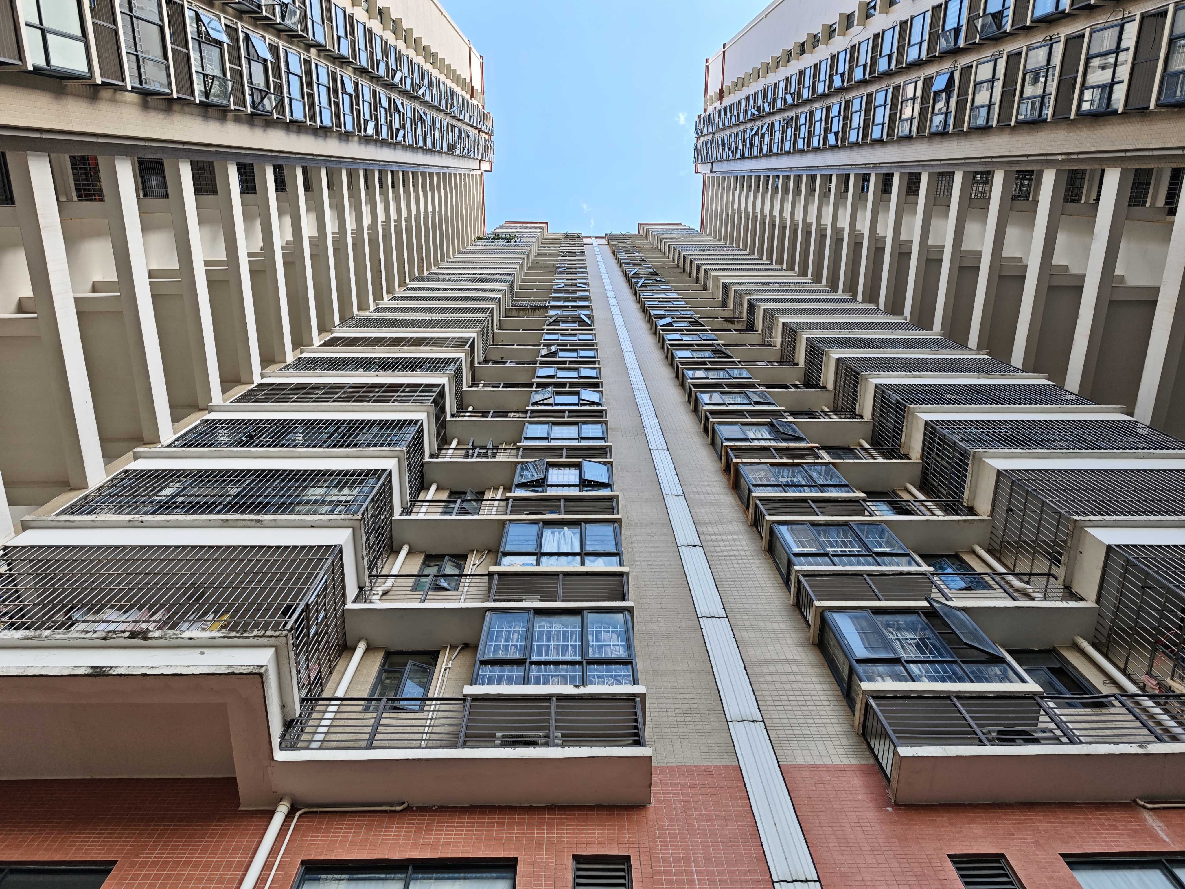 红城湖延长线(别名:滨江华庭) 3室2厅2卫 1900.0元/月 红城湖延长线(别名:滨江华庭) 3室2厅2卫 1900.0元/月户型图