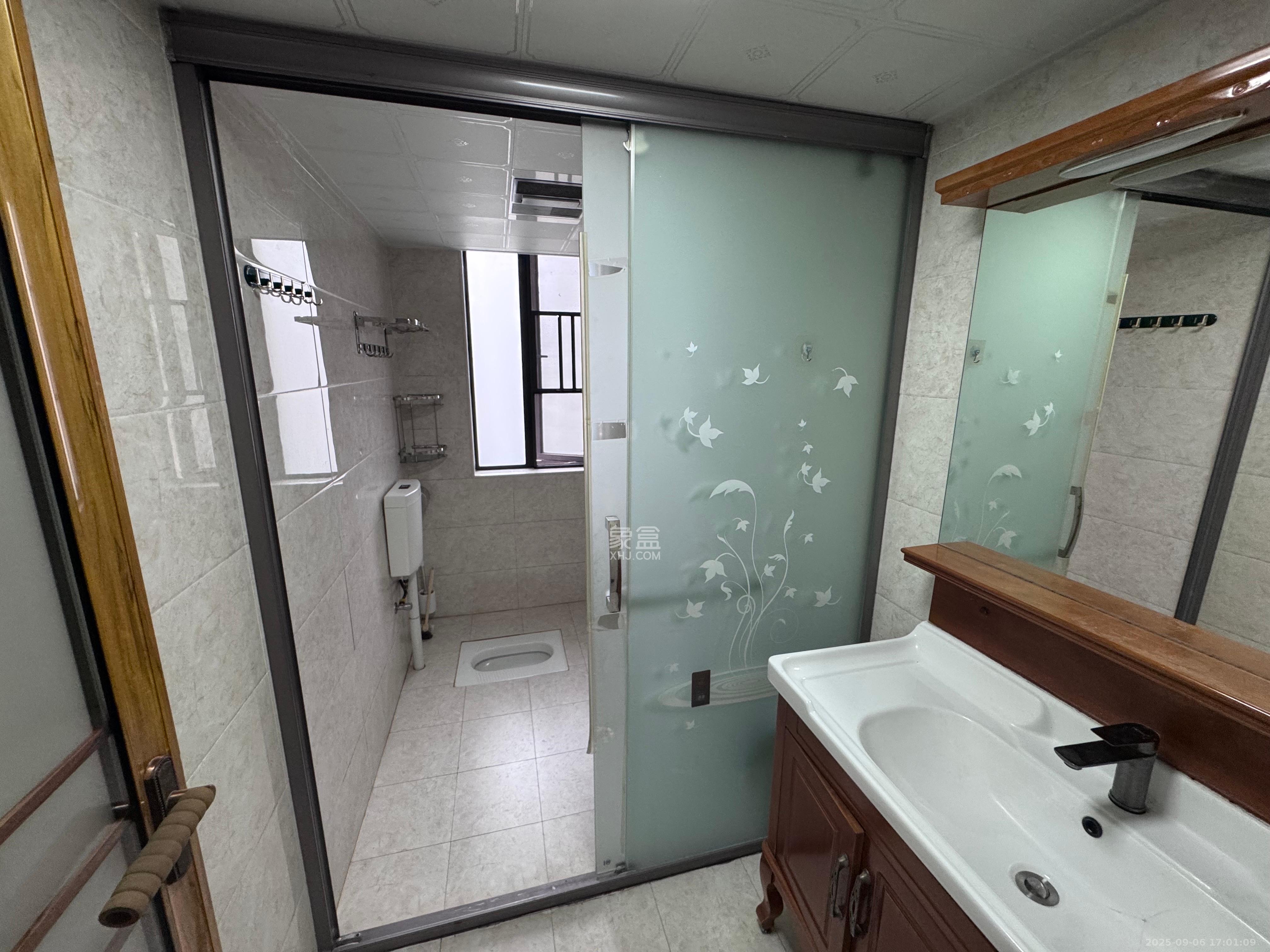 和泓梅溪四季  4室2厅2卫    3400.0元/月室内图