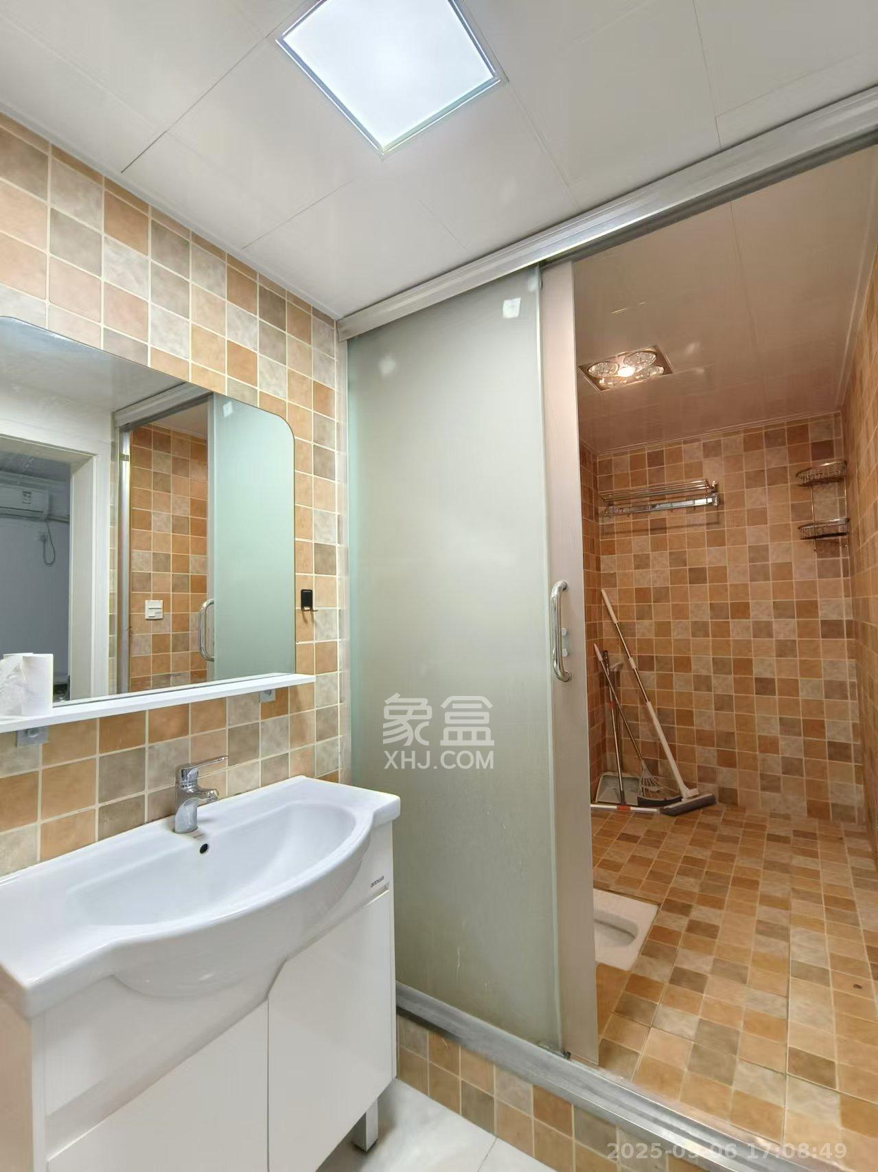 绿地中央广场 3室2厅1卫 3000.0元/月 绿地中央广场 3室2厅1卫 3000.0元/月室内图