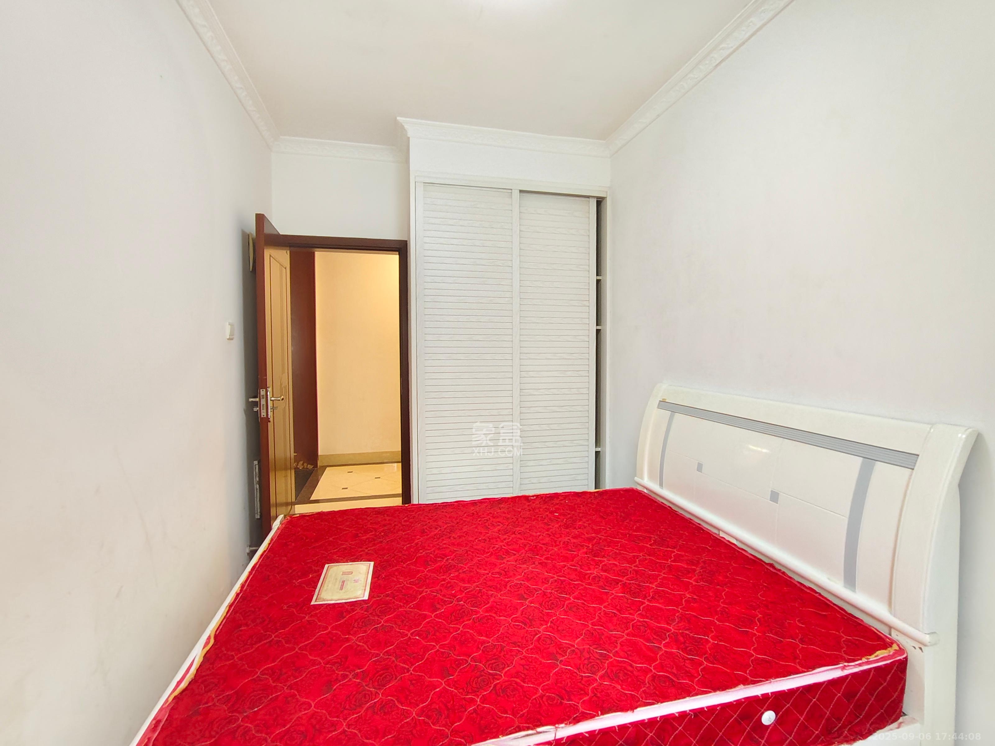 中房F联邦  1室2厅1卫    2800.0元/月 中房F联邦  1室2厅1卫    2800.0元/月室内图