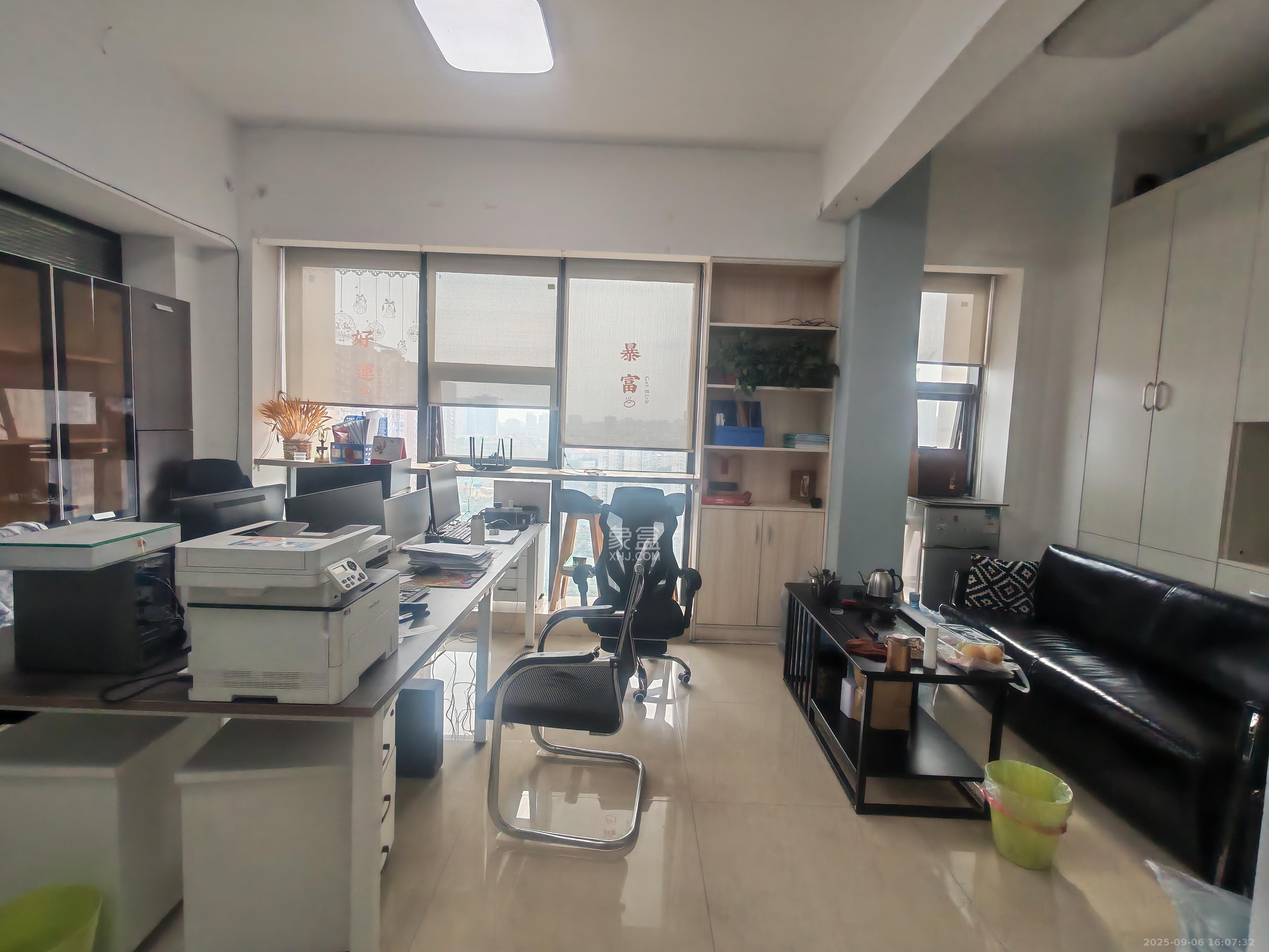 万坤图财富广场 2室1厅1卫 3200.0元/月 万坤图财富广场 2室1厅1卫 3200.0元/月室内图