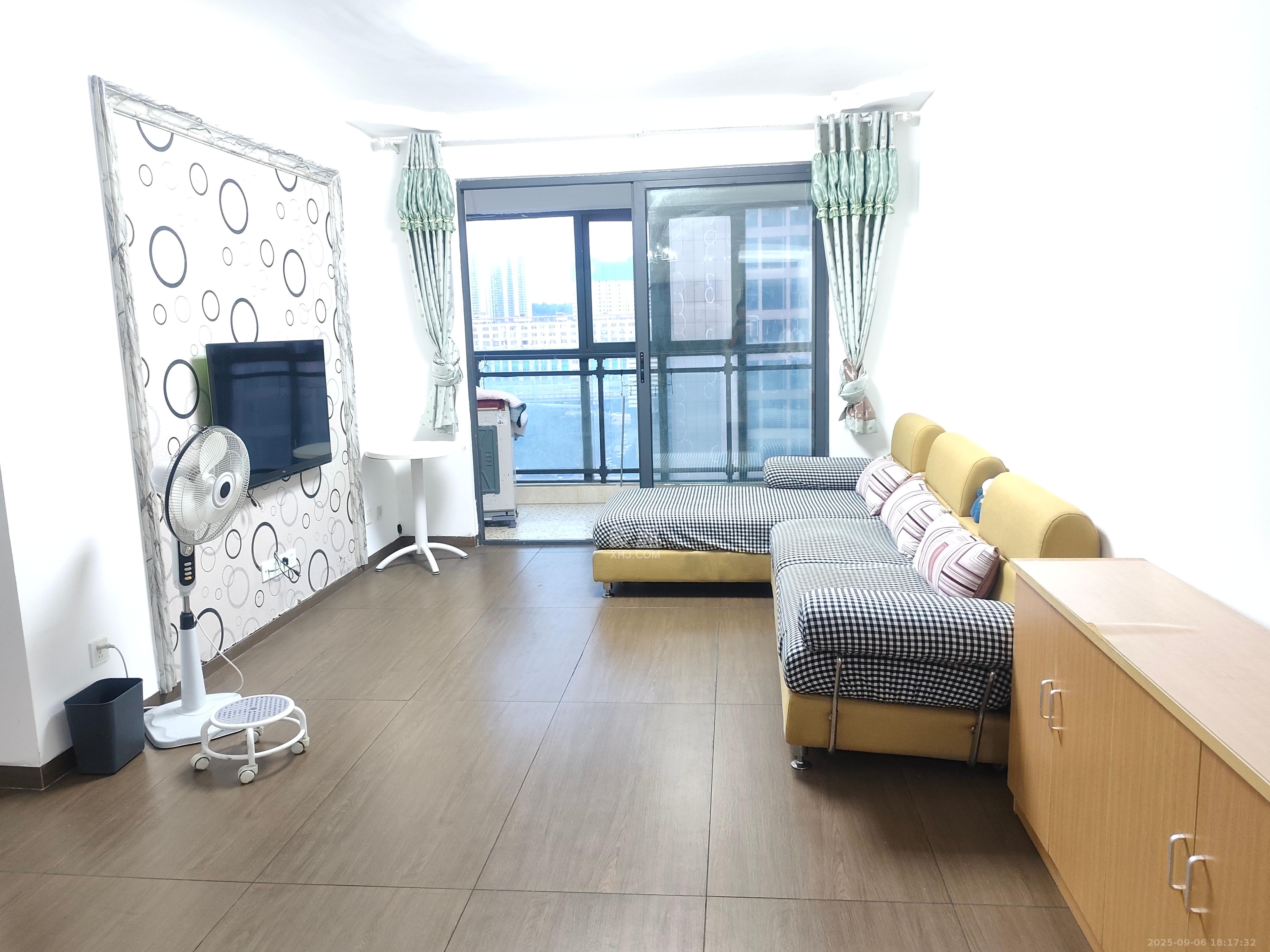 华悦城 2室2厅1卫 2400.0元/月 华悦城 2室2厅1卫 2400.0元/月室内图