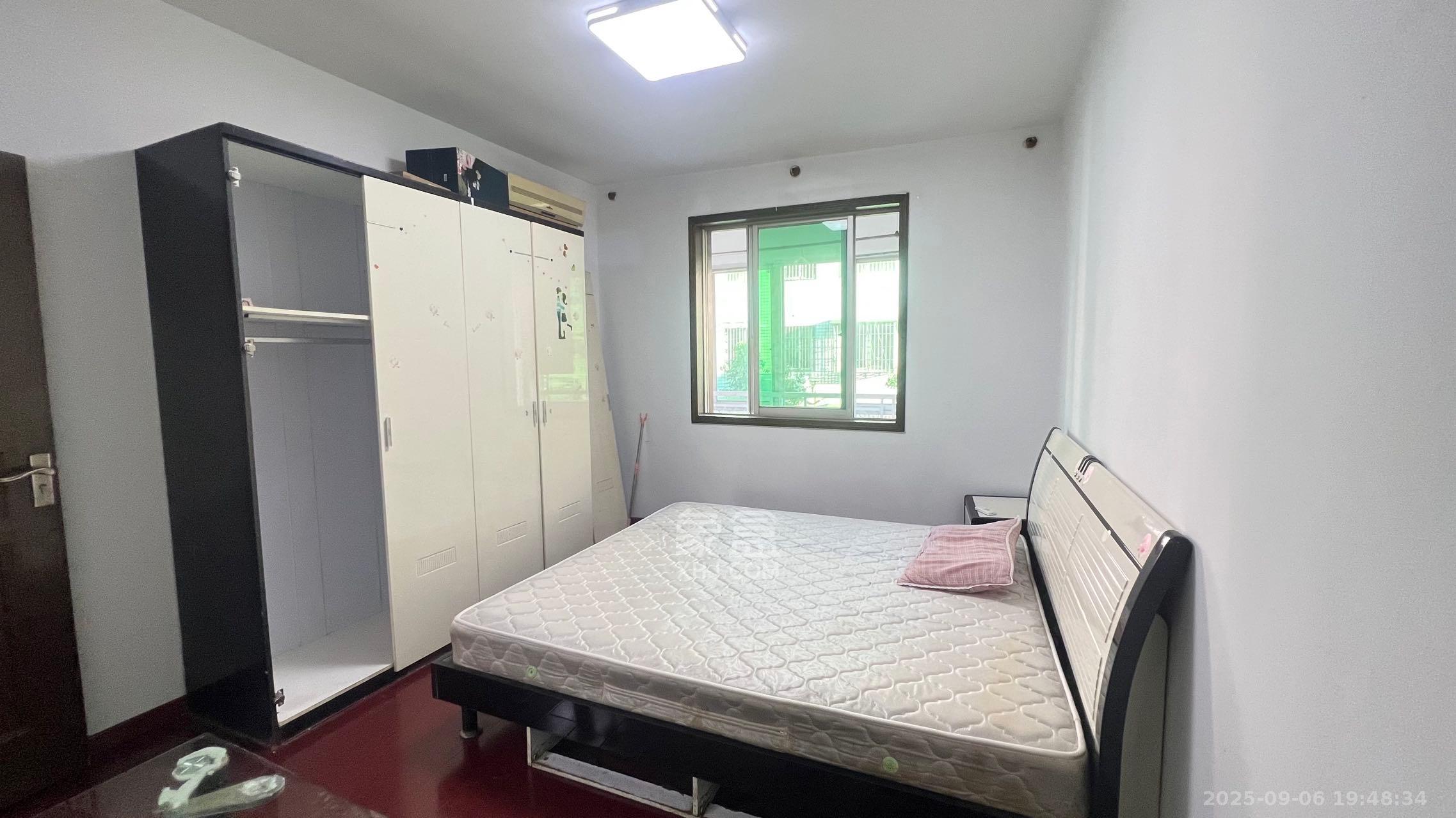 中南汽车世界  3室2厅2卫    1400.0元/月室内图