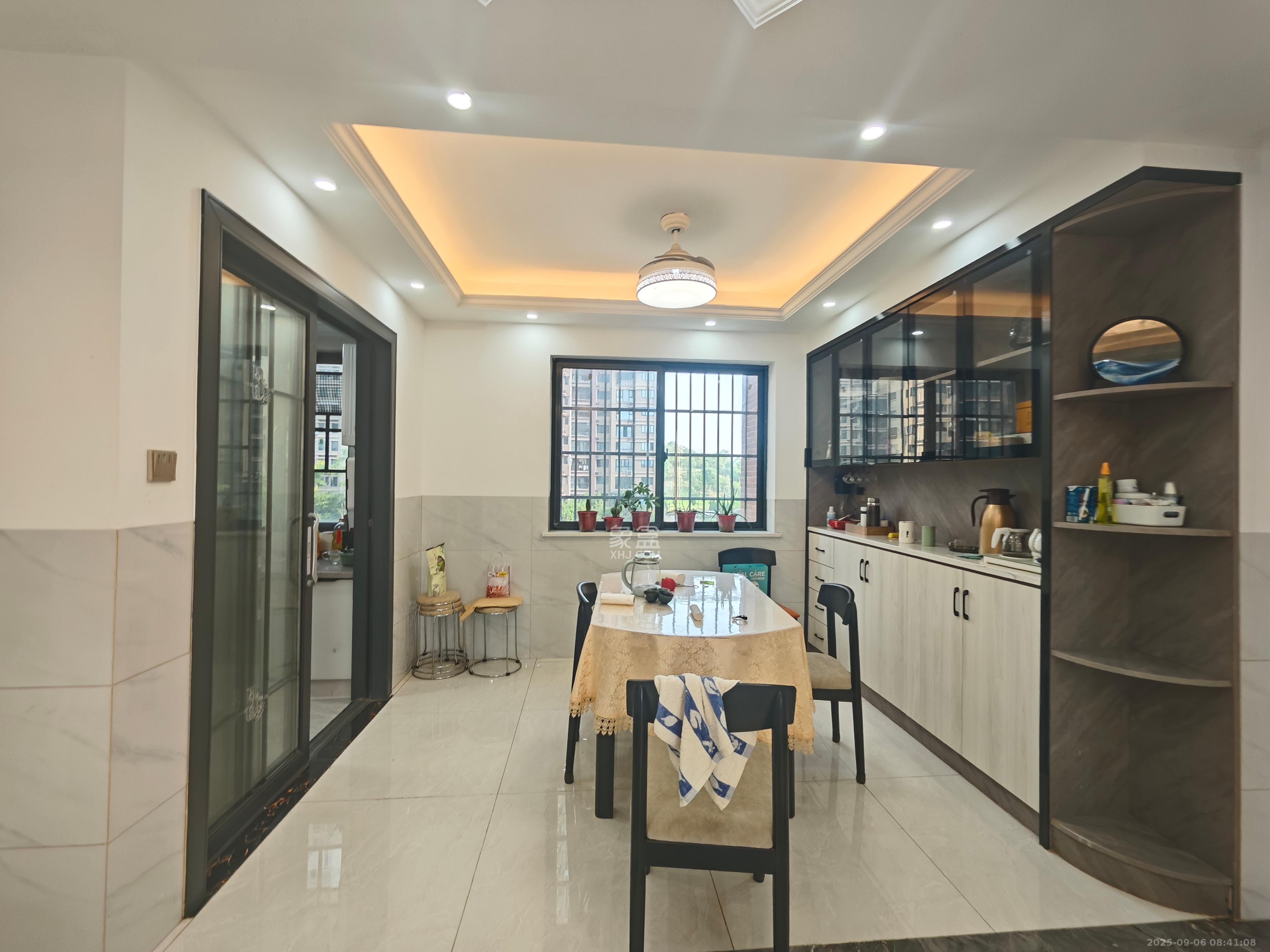 深业喜汇  4室2厅2卫    3500.0元/月 深业喜汇  4室2厅2卫    3500.0元/月室内图