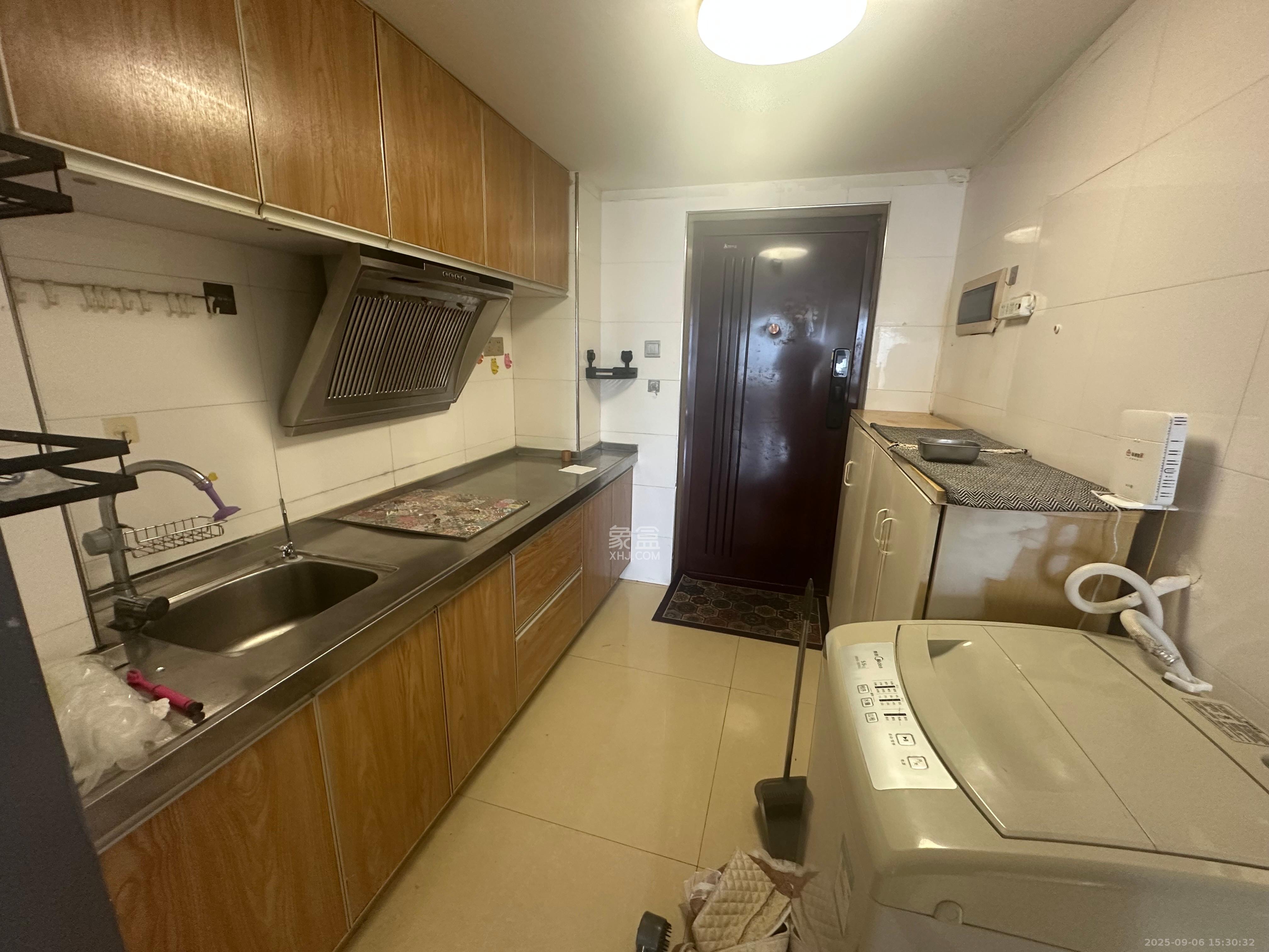 融圣国际 1室1厅1卫 2280.0元/月 融圣国际 1室1厅1卫 2280.0元/月室内图