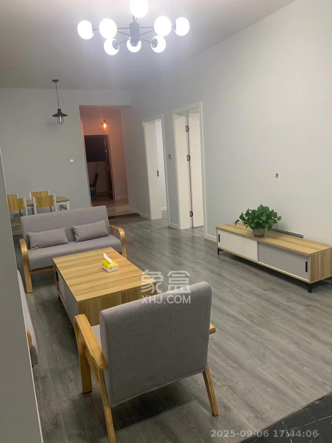 山语城三期 3室2厅1卫 1650.0元/月 山语城三期 3室2厅1卫 1650.0元/月室内图