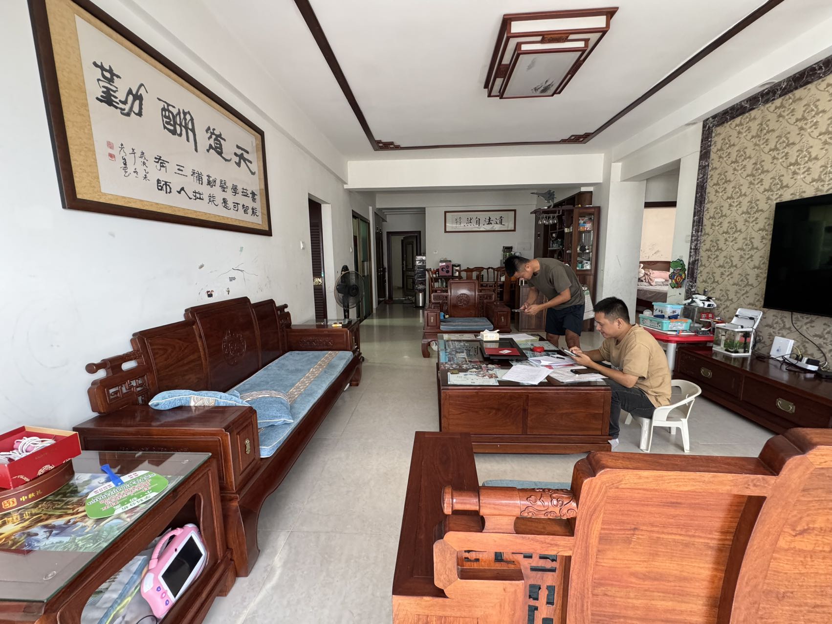 佳裕大厦  3室2厅2卫   135.00万室内图1