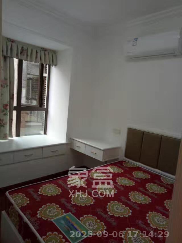 水岸世景  3室2厅3卫    2000.0元/月室内图