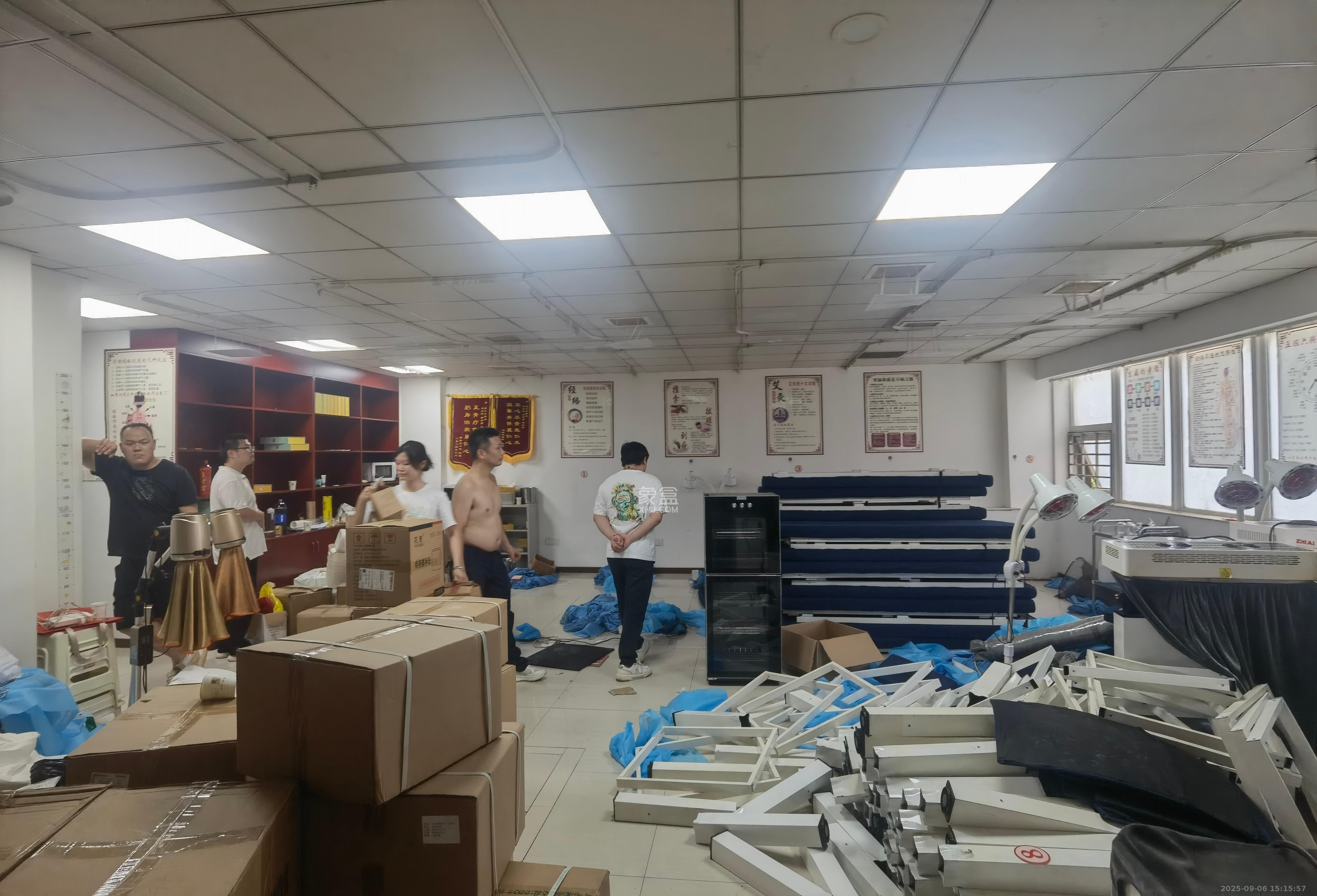 四方小区综合楼（四方嘉丽）   192.94㎡      18000.0元/月室内图