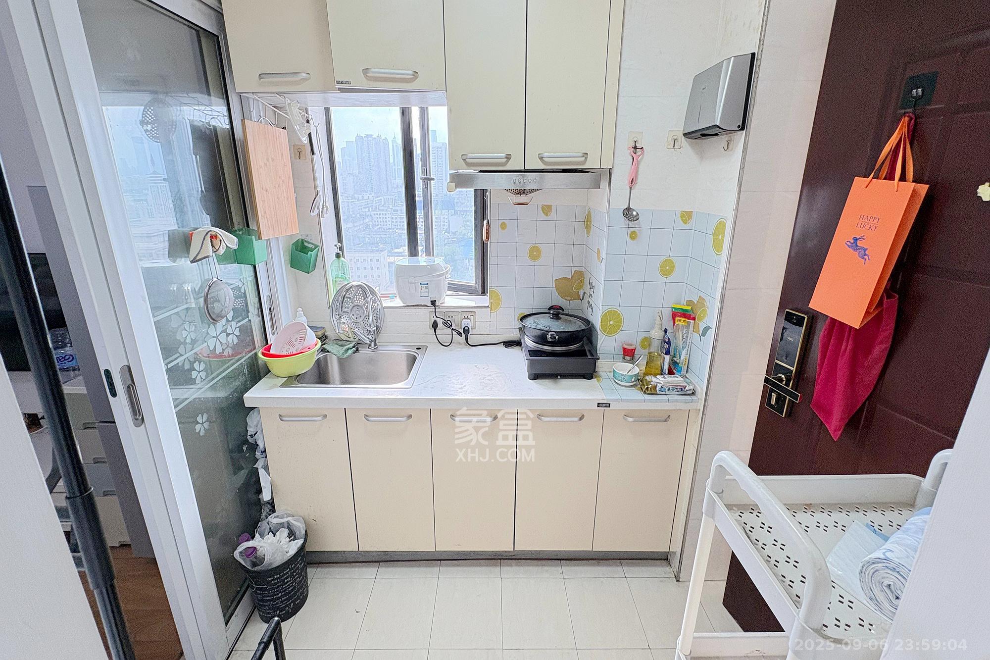 锦泰东环国际  1室1厅1卫    32.0万厨房
