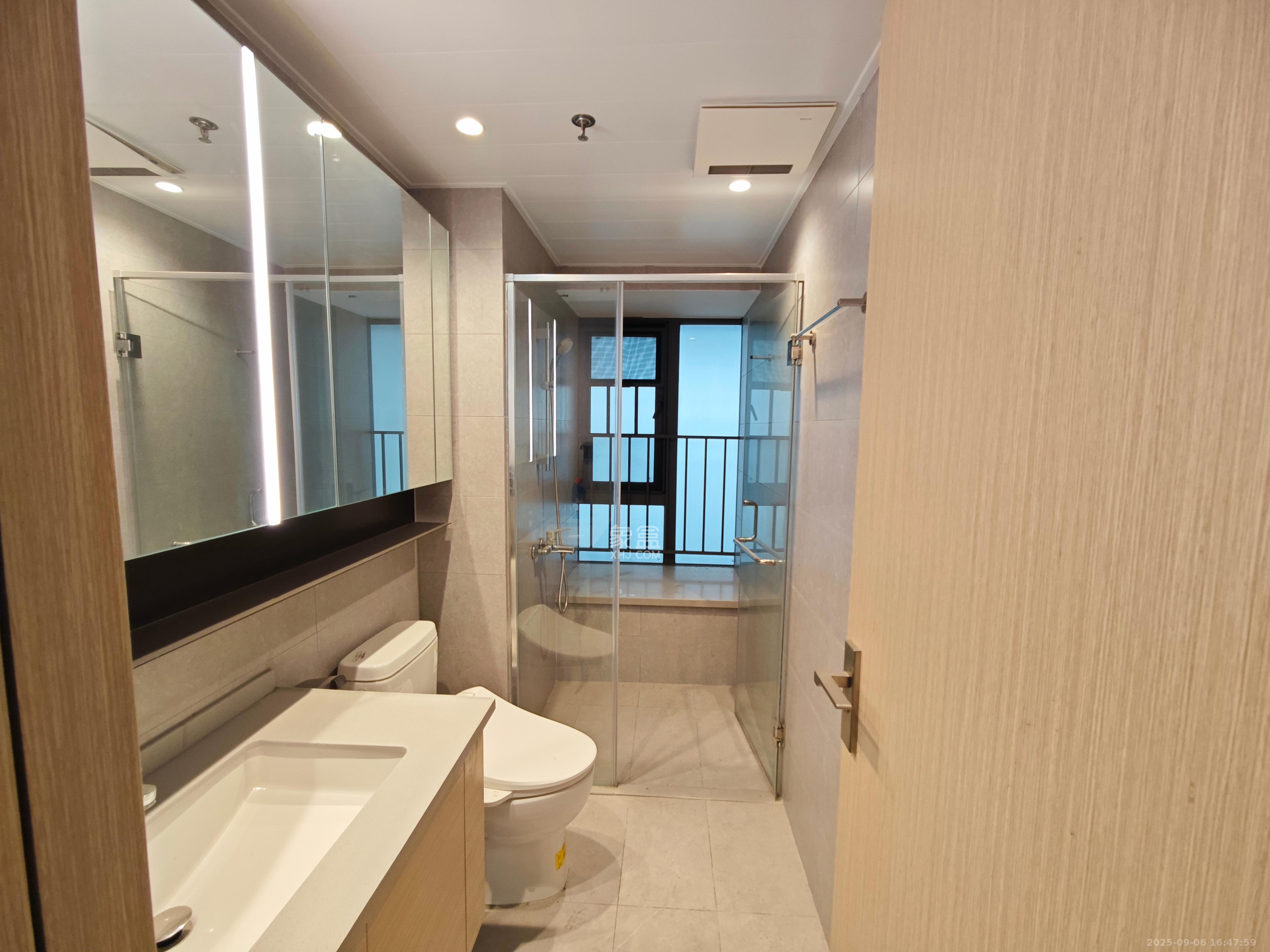 时代梅溪领峰  3室2厅2卫    3400.0元/月室内图