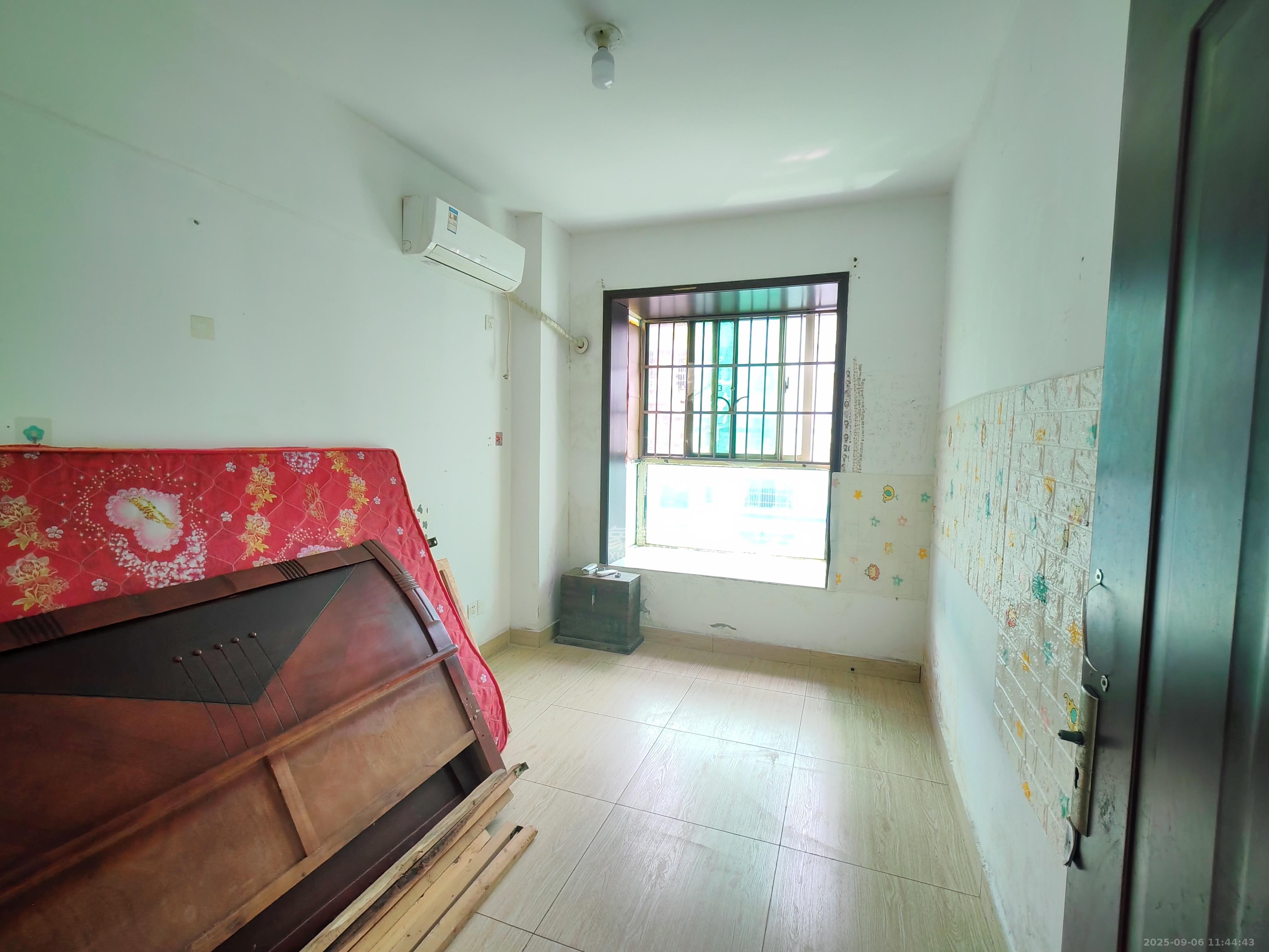 高桥财富大厦  3室2厅1卫    1900.0元/月 高桥财富大厦  3室2厅1卫    1900.0元/月室内图