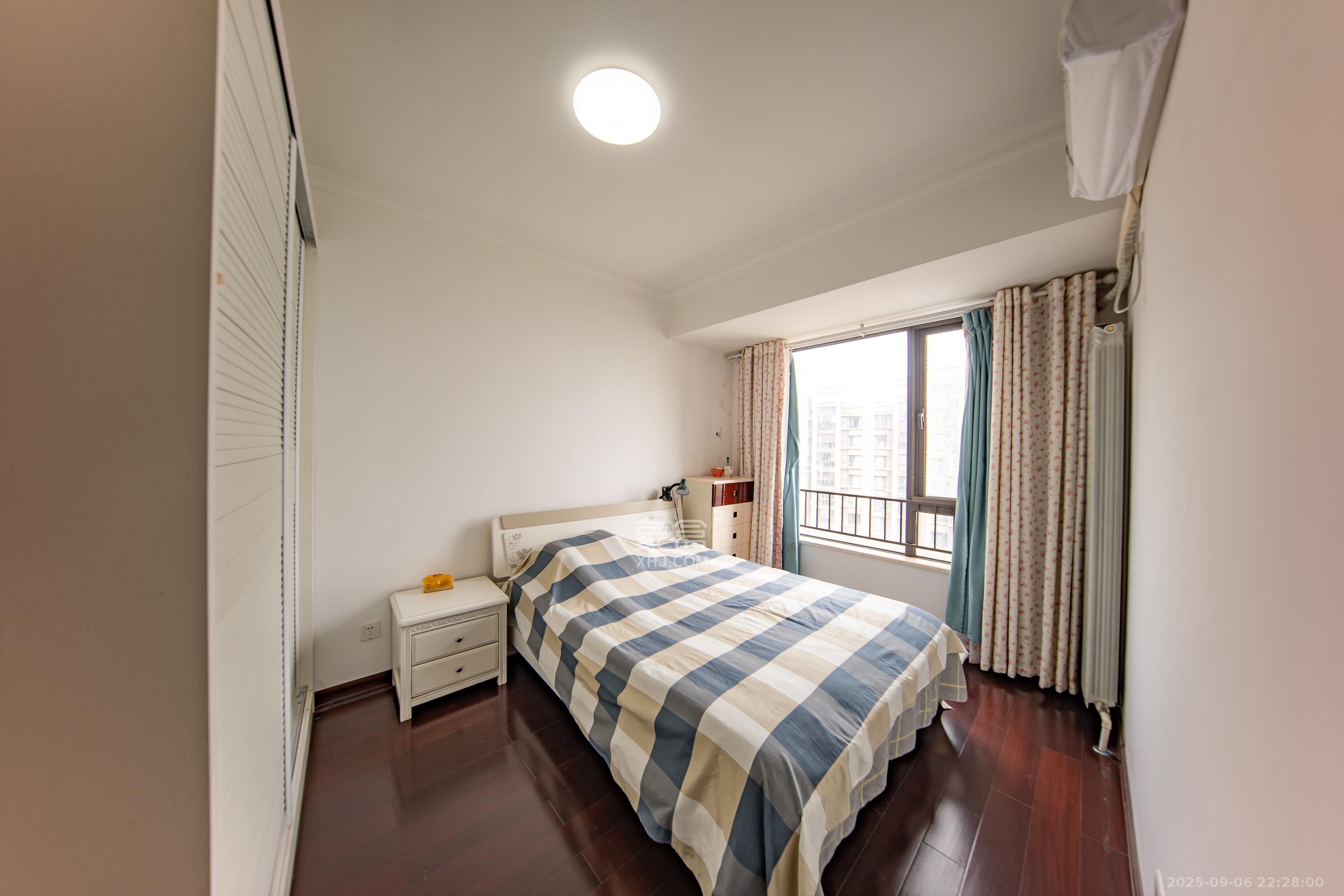 中海国际一期 1室2厅2卫 95.0万 中海国际一期 1室2厅2卫 95.0万卧室