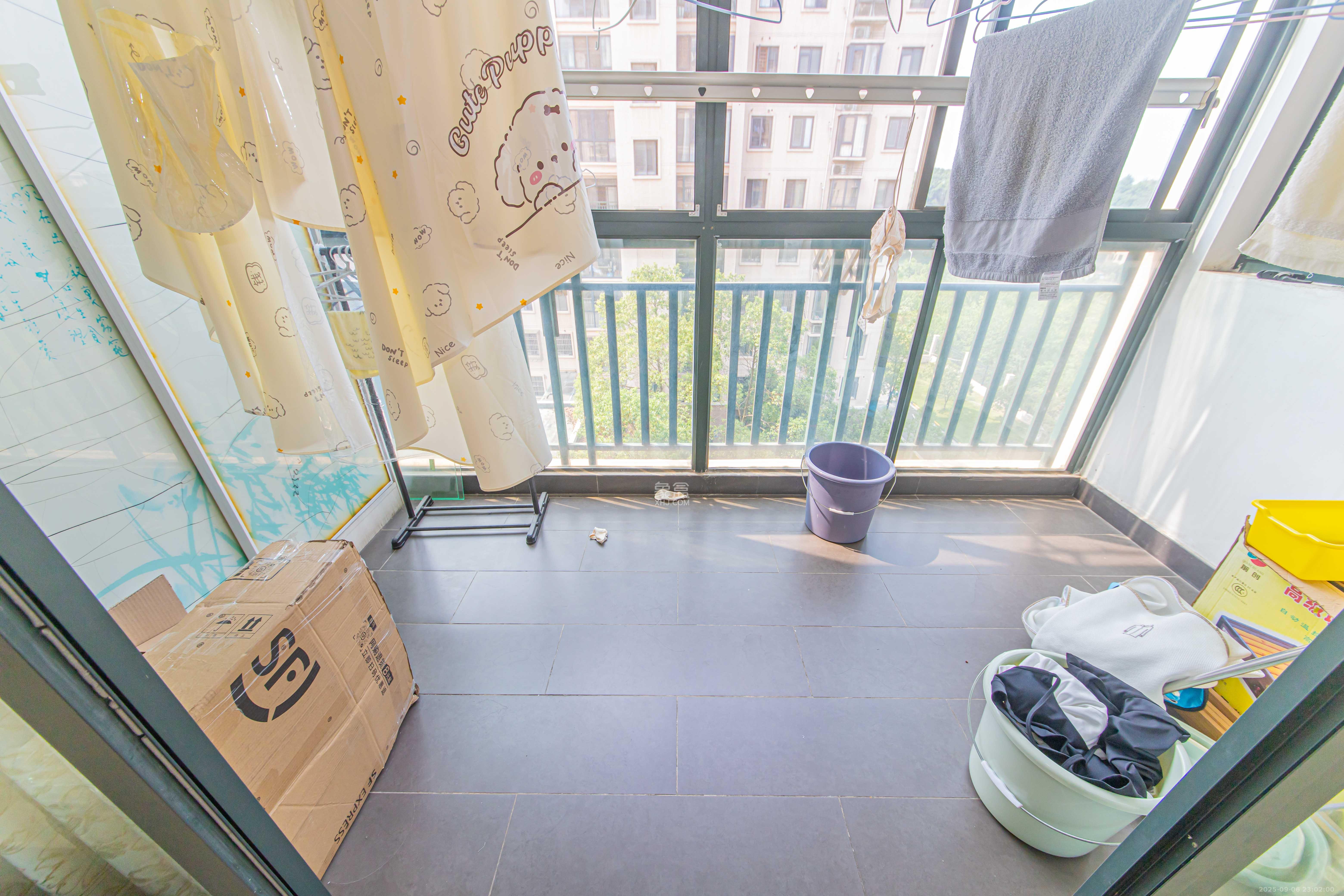 保利花园 2室1厅1卫 68.0万 保利花园 2室1厅1卫 68.0万阳台