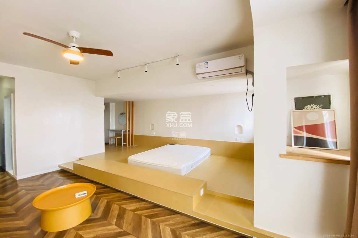 新青年公寓  1室1厅1卫    1500.0元/月 新青年公寓  1室1厅1卫    1500.0元/月室内图