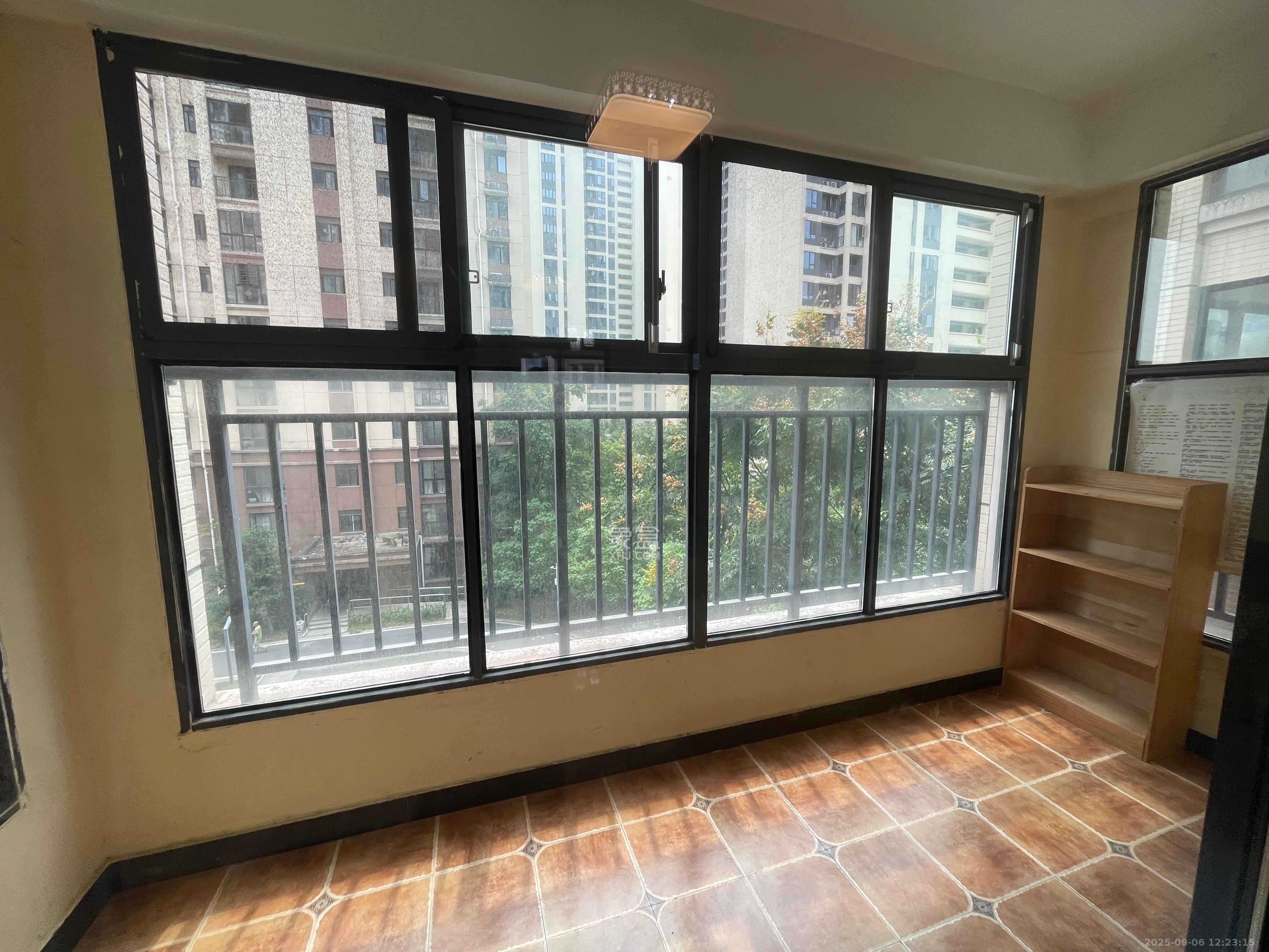 幸福考拉789  4室2厅2卫    2400.0元/月 幸福考拉789  4室2厅2卫    2400.0元/月室内图