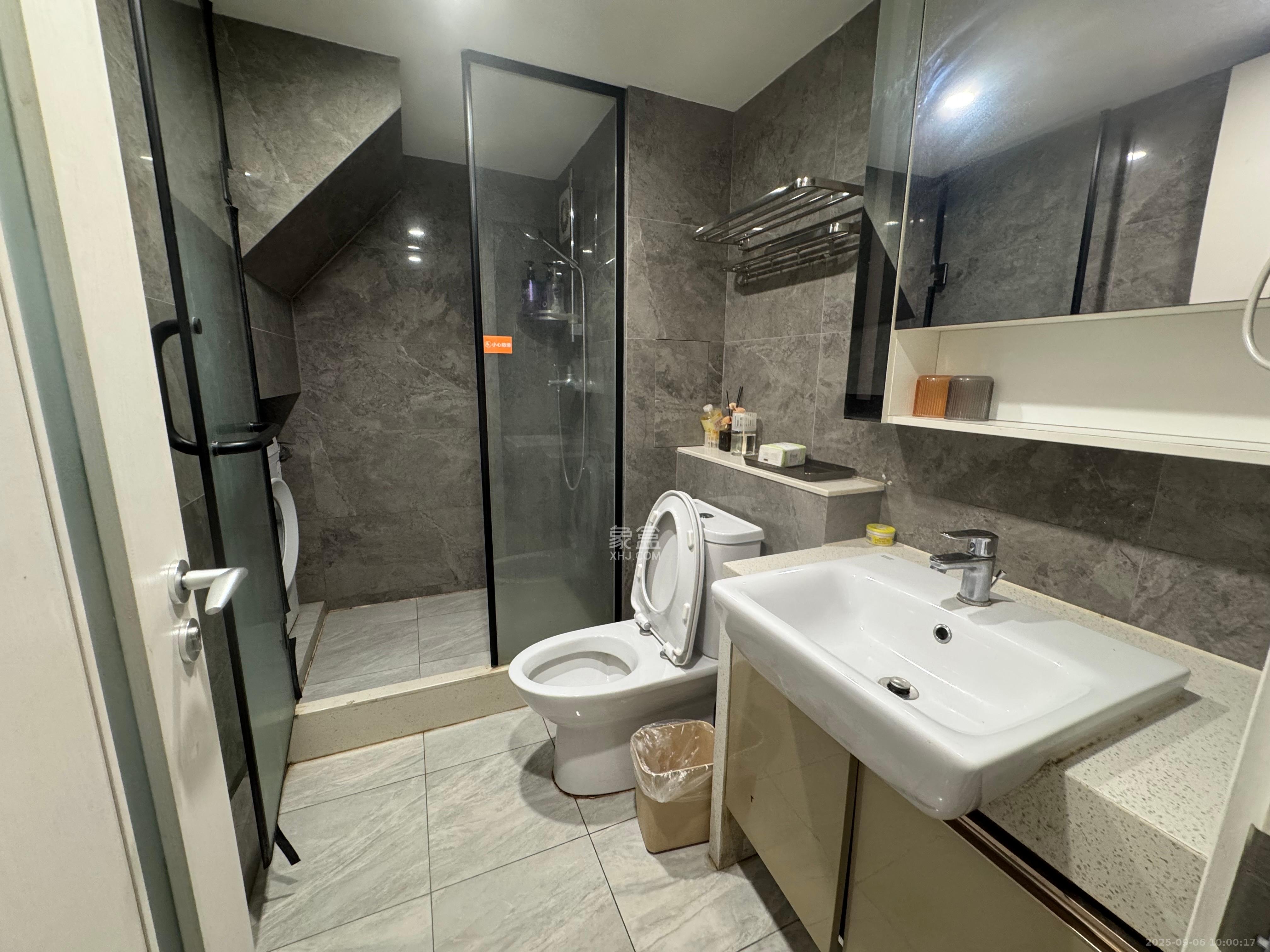 华远华时代 2室1厅1卫 2800.0元/月 华远华时代 2室1厅1卫 2800.0元/月室内图