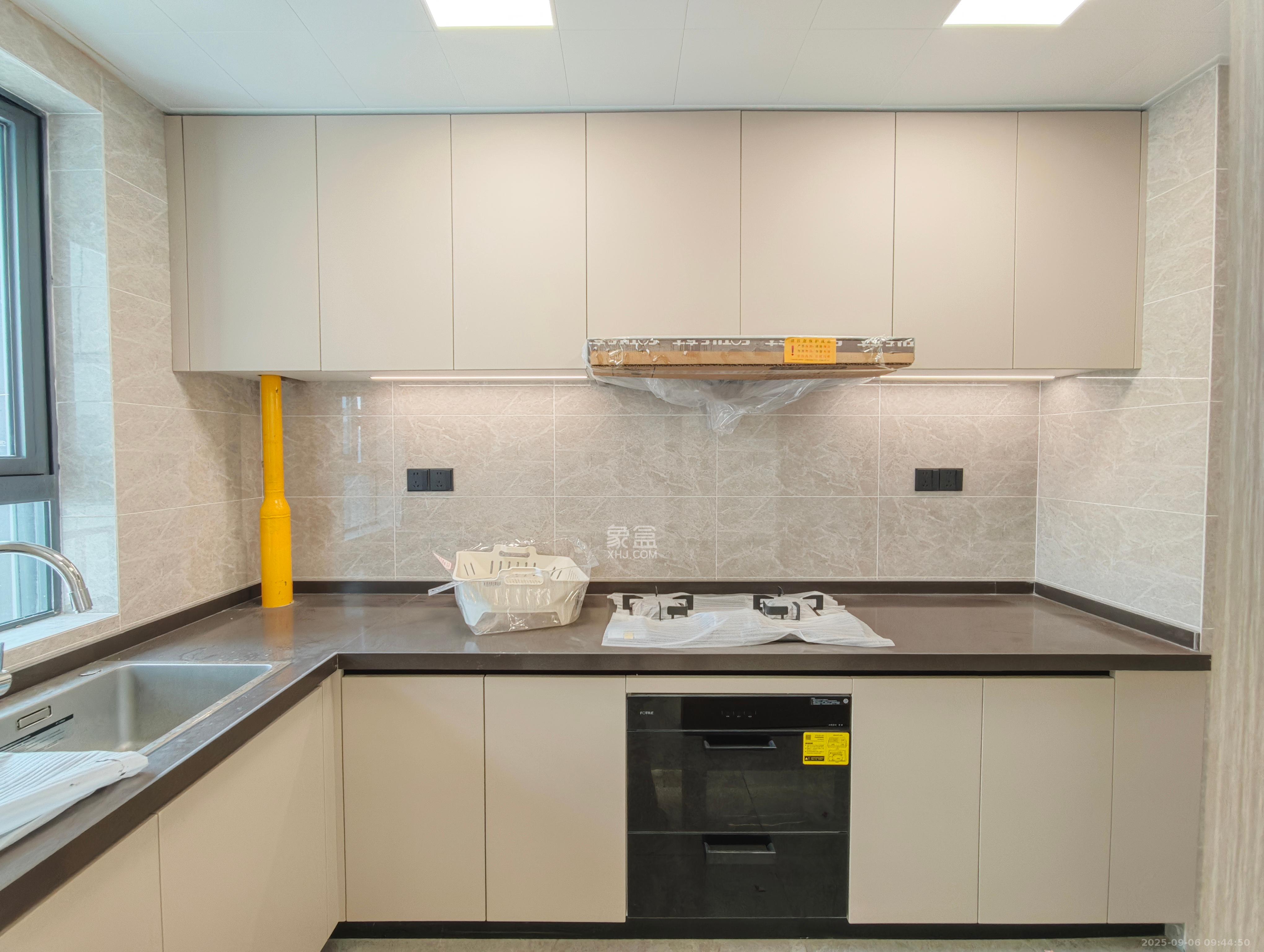 德奥上河城章  4室2厅2卫    3600.0元/月室内图