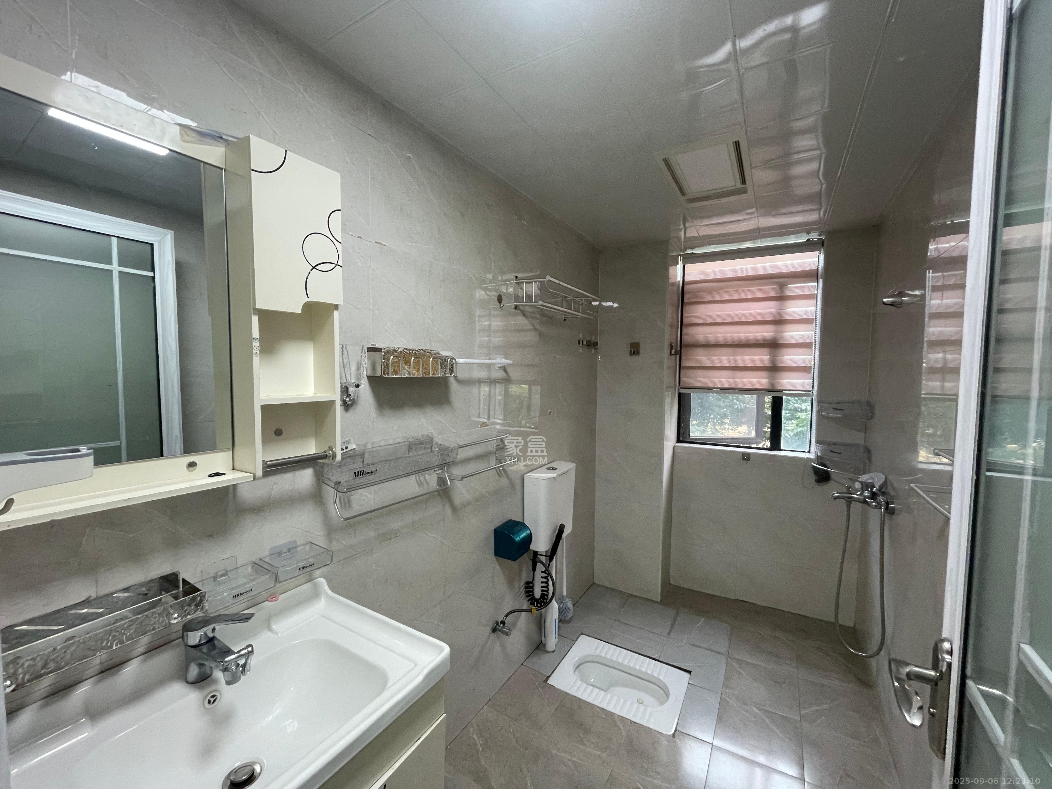 幸福考拉789  4室2厅2卫    2400.0元/月 幸福考拉789  4室2厅2卫    2400.0元/月室内图