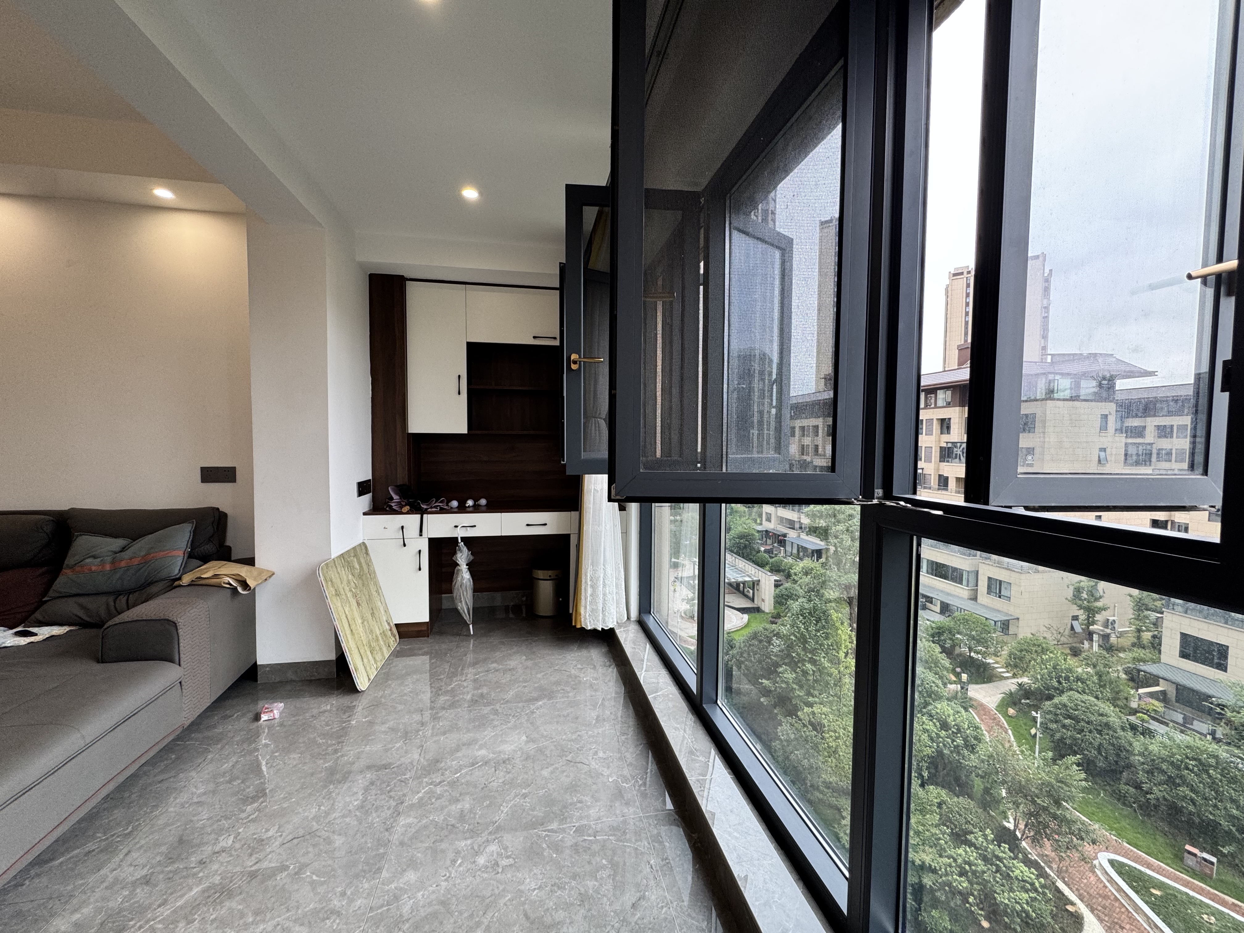 昊天珑璟湾 4室2厅2卫 2300.0元/月 昊天珑璟湾 4室2厅2卫 2300.0元/月室内图