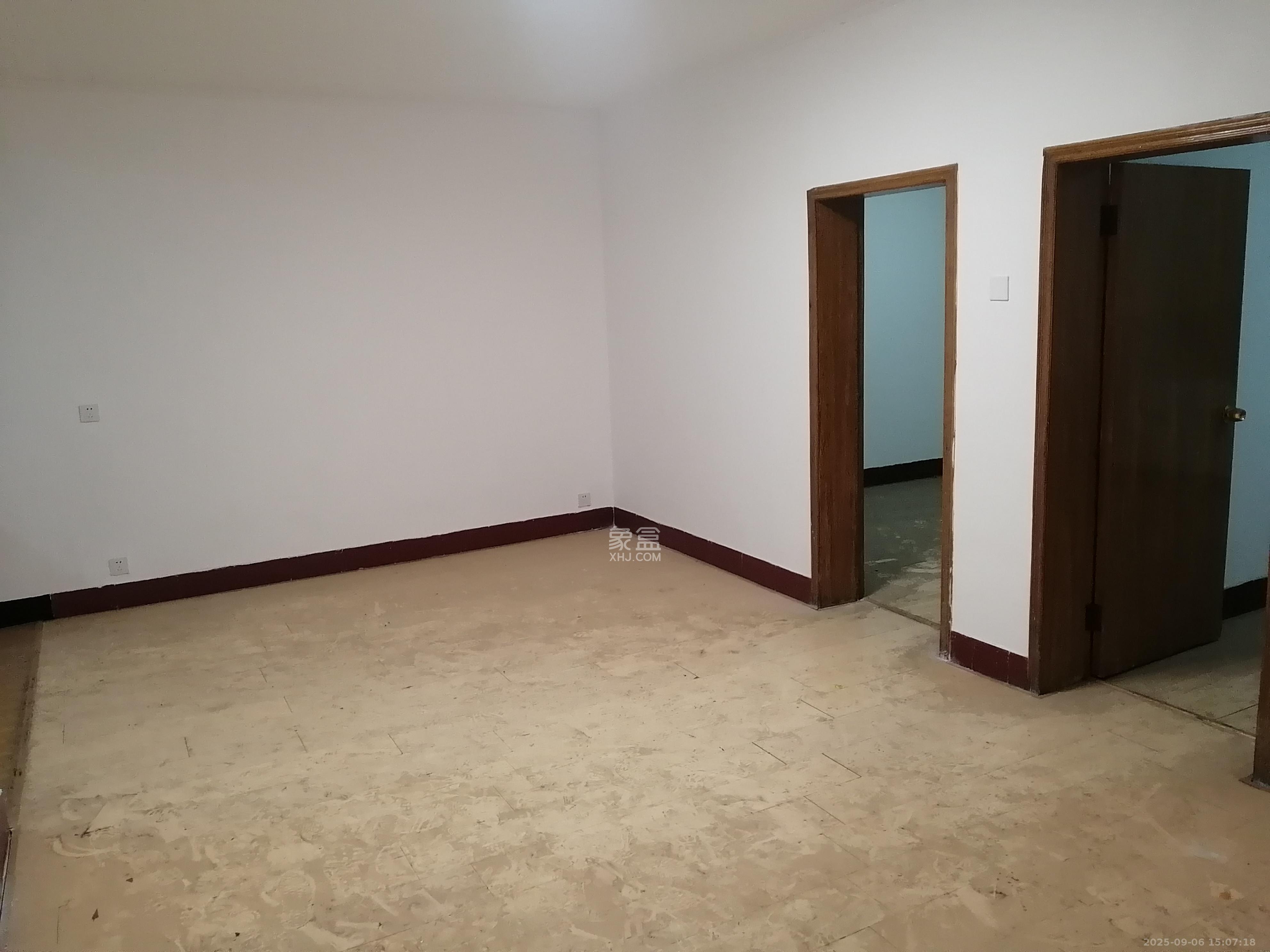 华达家园  3室2厅1卫    1500.0元/月室内图