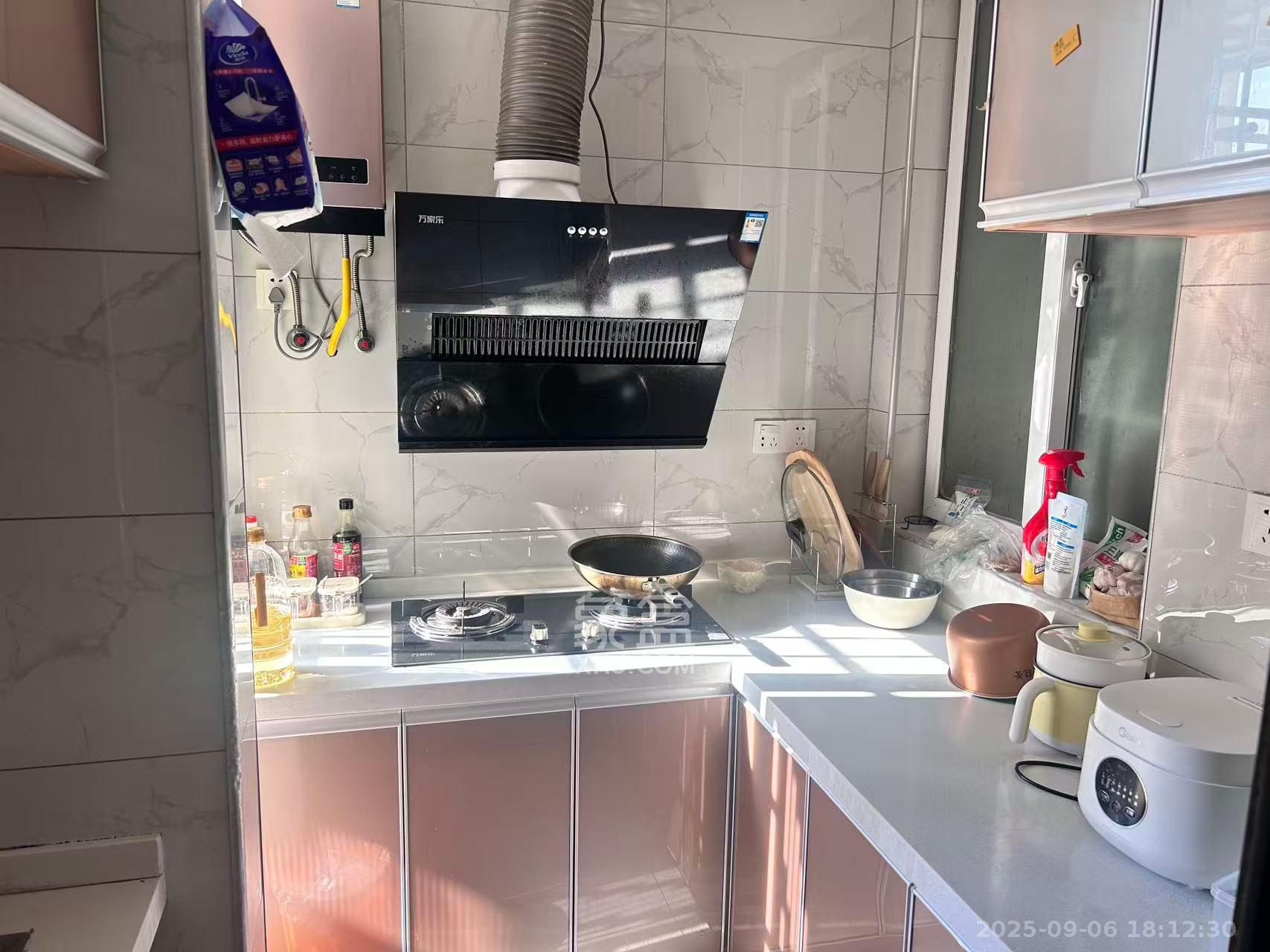 桥头家苑一期 1室1厅1卫 1200.0元/月 桥头家苑一期 1室1厅1卫 1200.0元/月室内图