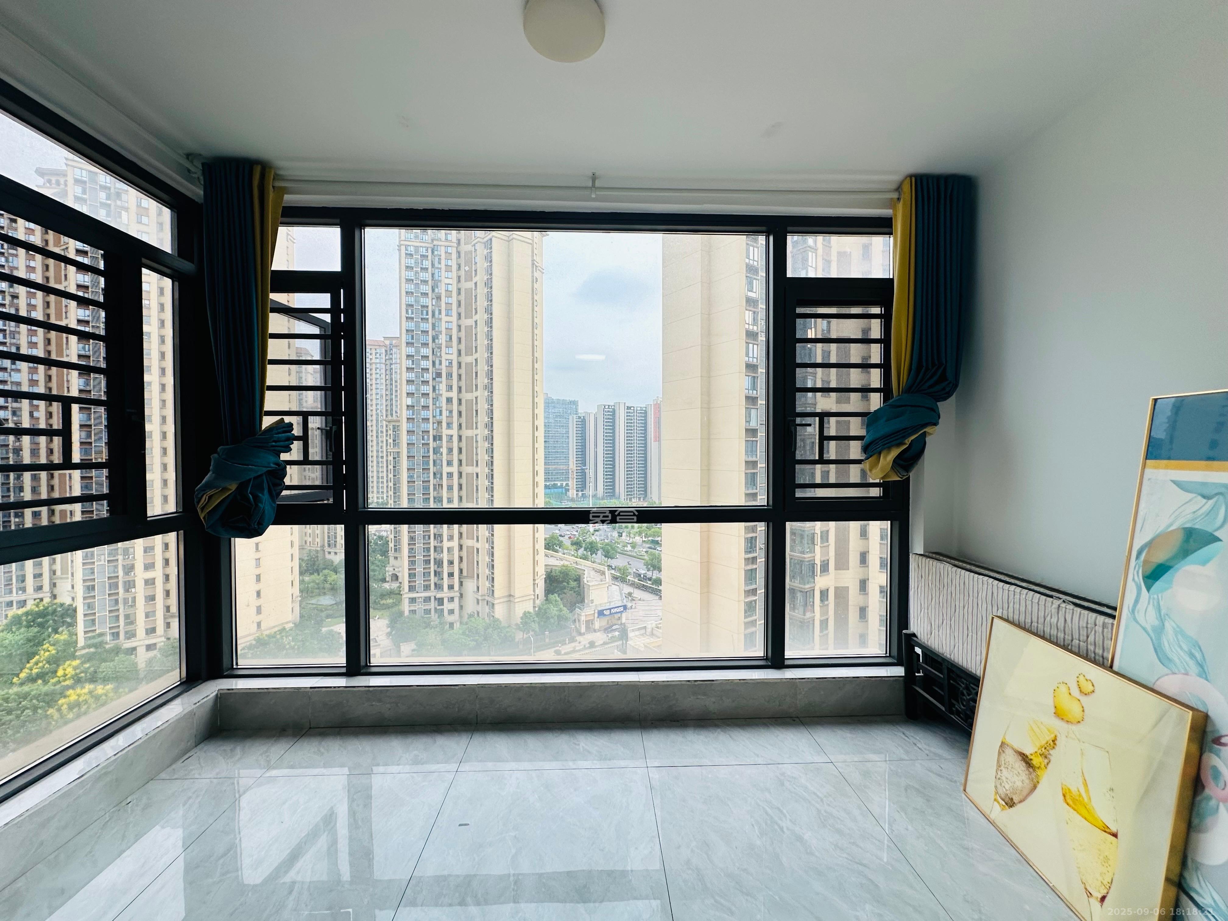 振业城三期 4室2厅2卫 3300.0元/月 振业城三期 4室2厅2卫 3300.0元/月室内图