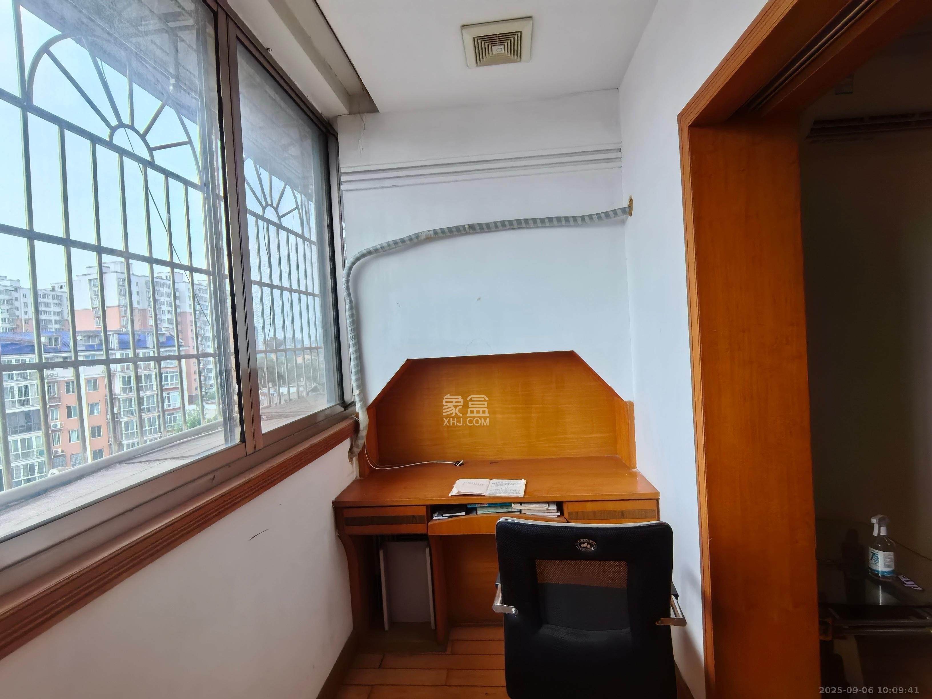 中建五局信和苑二区 2室1厅1卫 1100.0元/月 中建五局信和苑二区 2室1厅1卫 1100.0元/月室内图