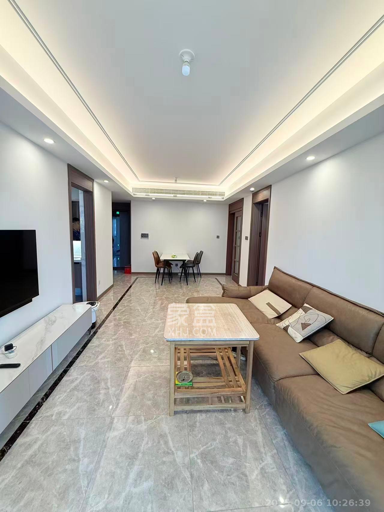 绿地V岛  3室2厅2卫    3800.0元/月室内图