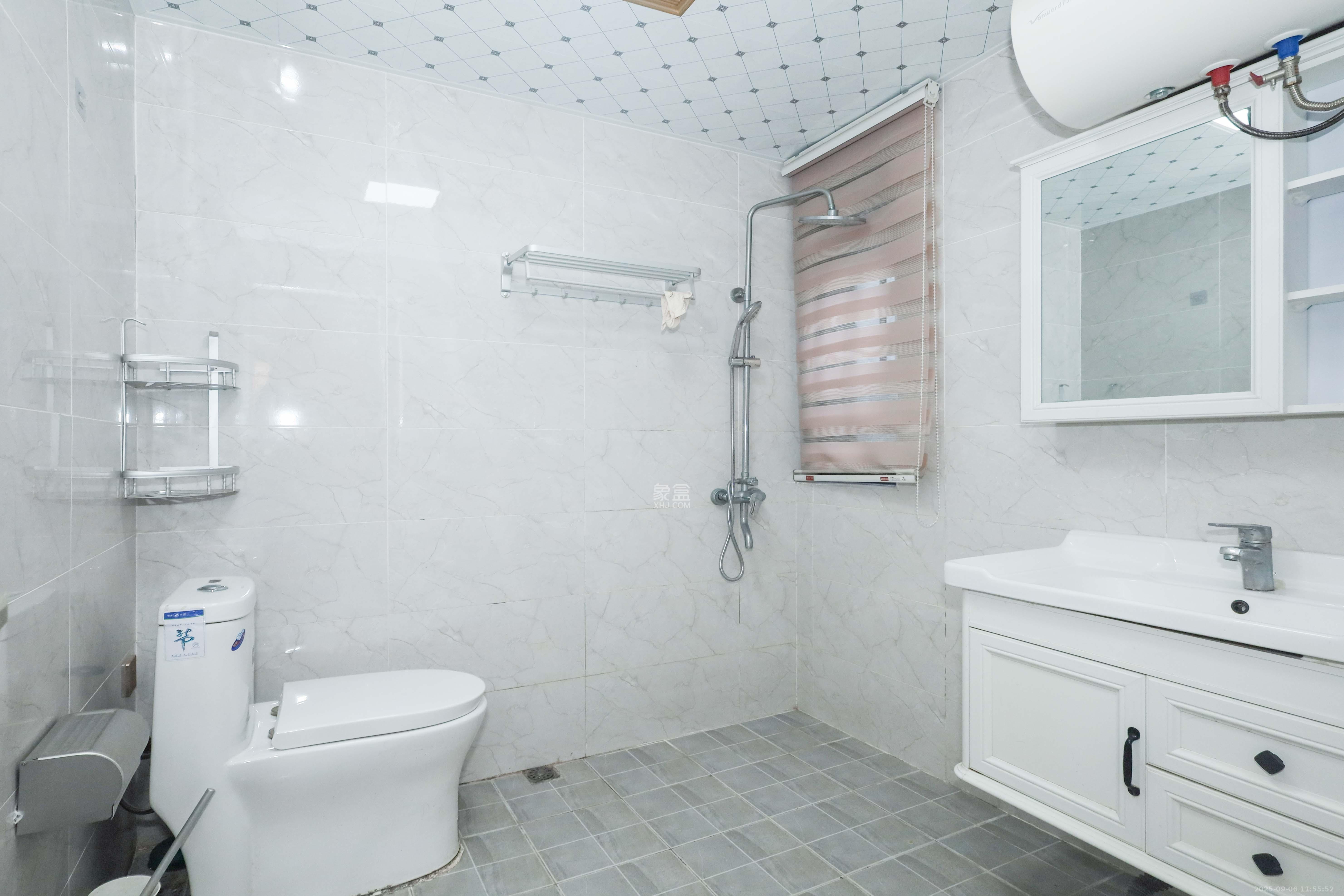 好莱城(弘德西街) 4室2厅2卫 118.0万 好莱城(弘德西街) 4室2厅2卫 118.0万卫生间