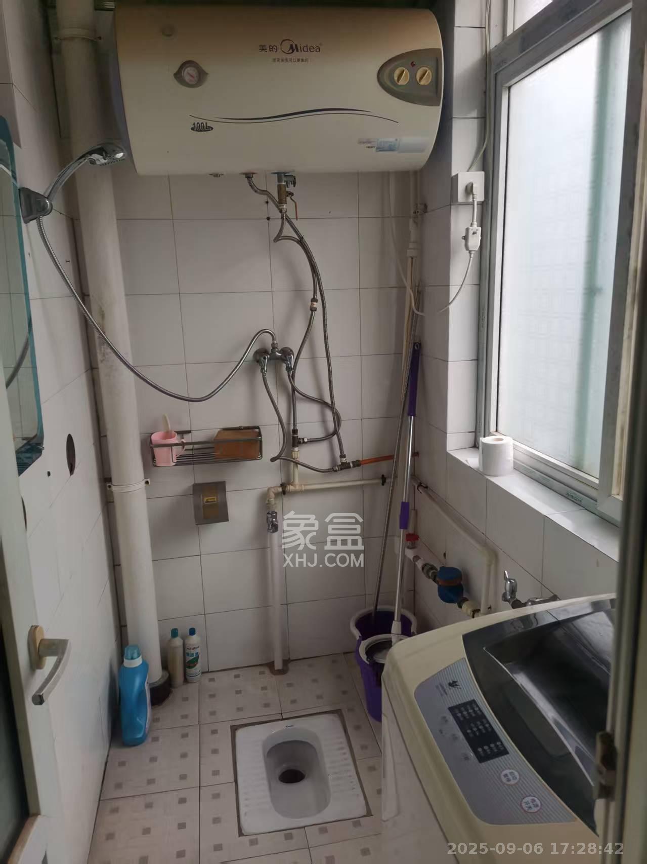 泉塘小区 3室2厅2卫 1300.0元/月 泉塘小区 3室2厅2卫 1300.0元/月室内图