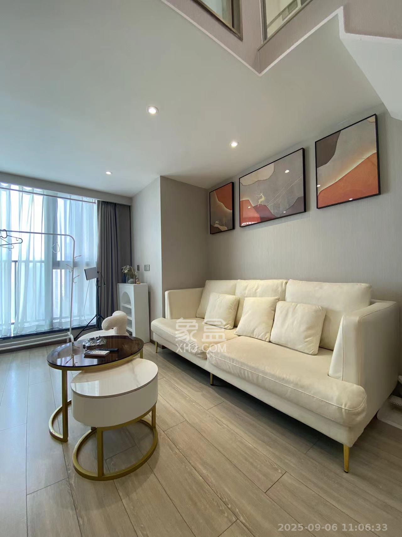 华远华时代 2室2厅1卫 2600.0元/月 华远华时代 2室2厅1卫 2600.0元/月室内图