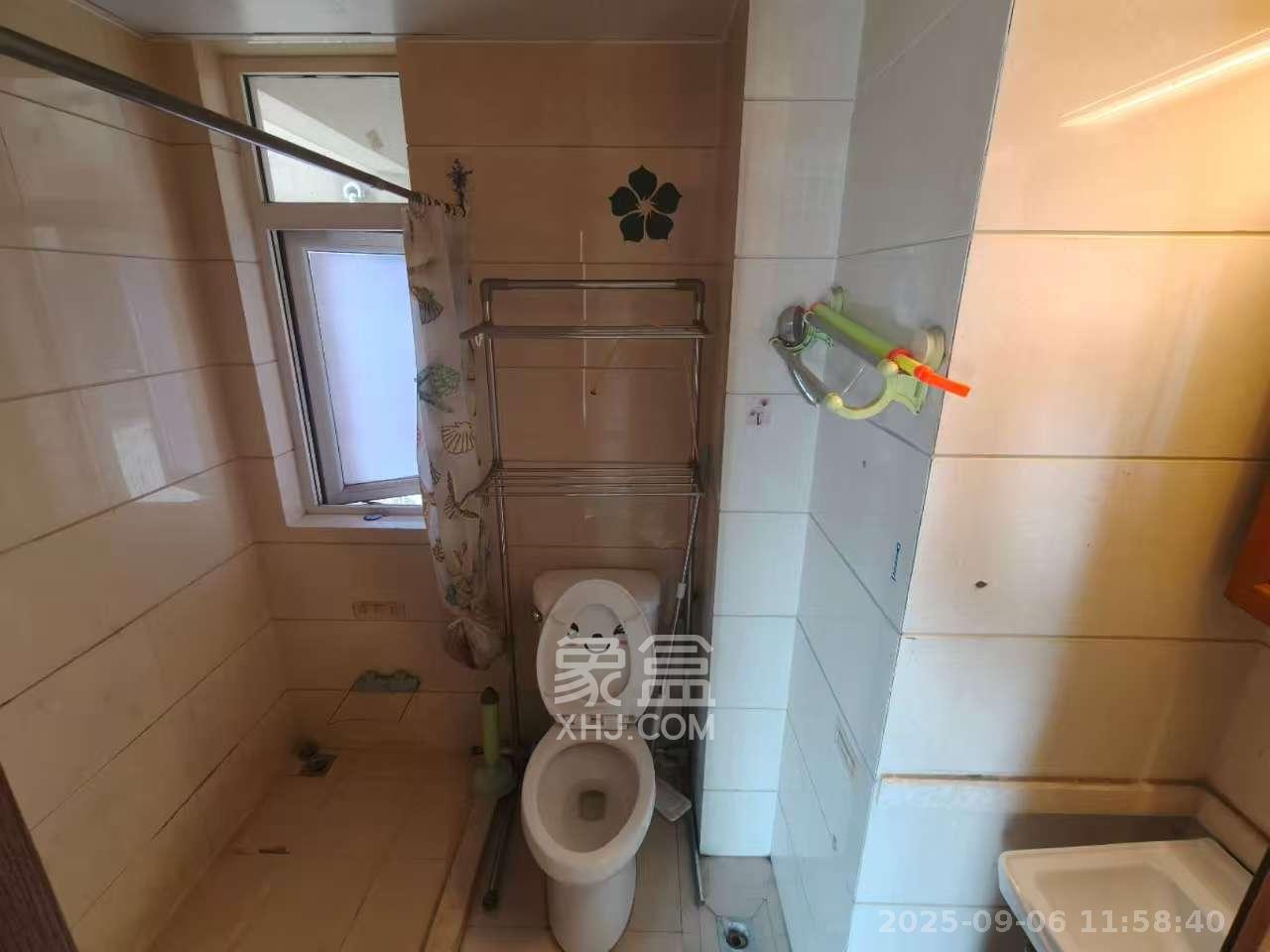 郡原居里 2室2厅2卫 1700.0元/月 郡原居里 2室2厅2卫 1700.0元/月室内图