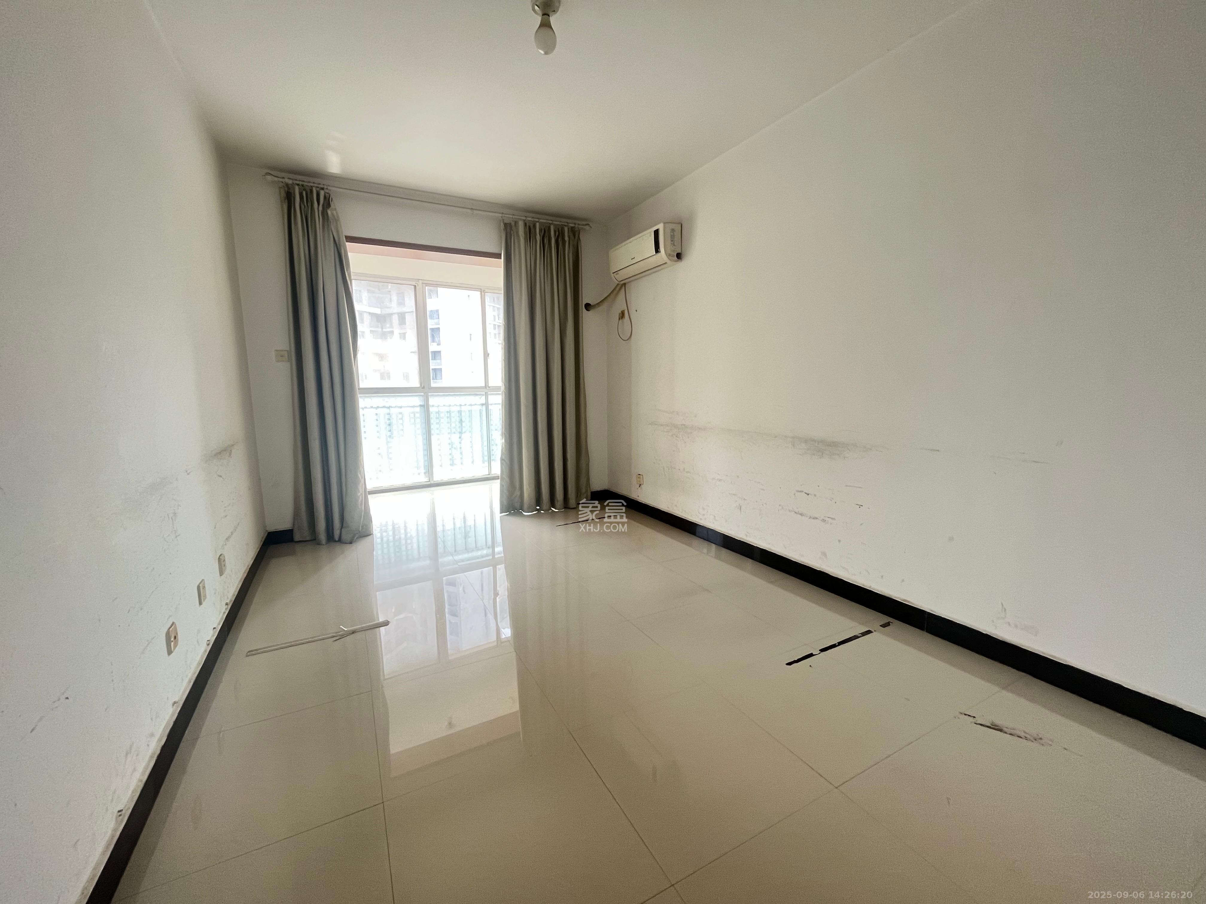 联通小区(瑞丽园) 4室2厅2卫 3200.0元/月 联通小区(瑞丽园) 4室2厅2卫 3200.0元/月室内图