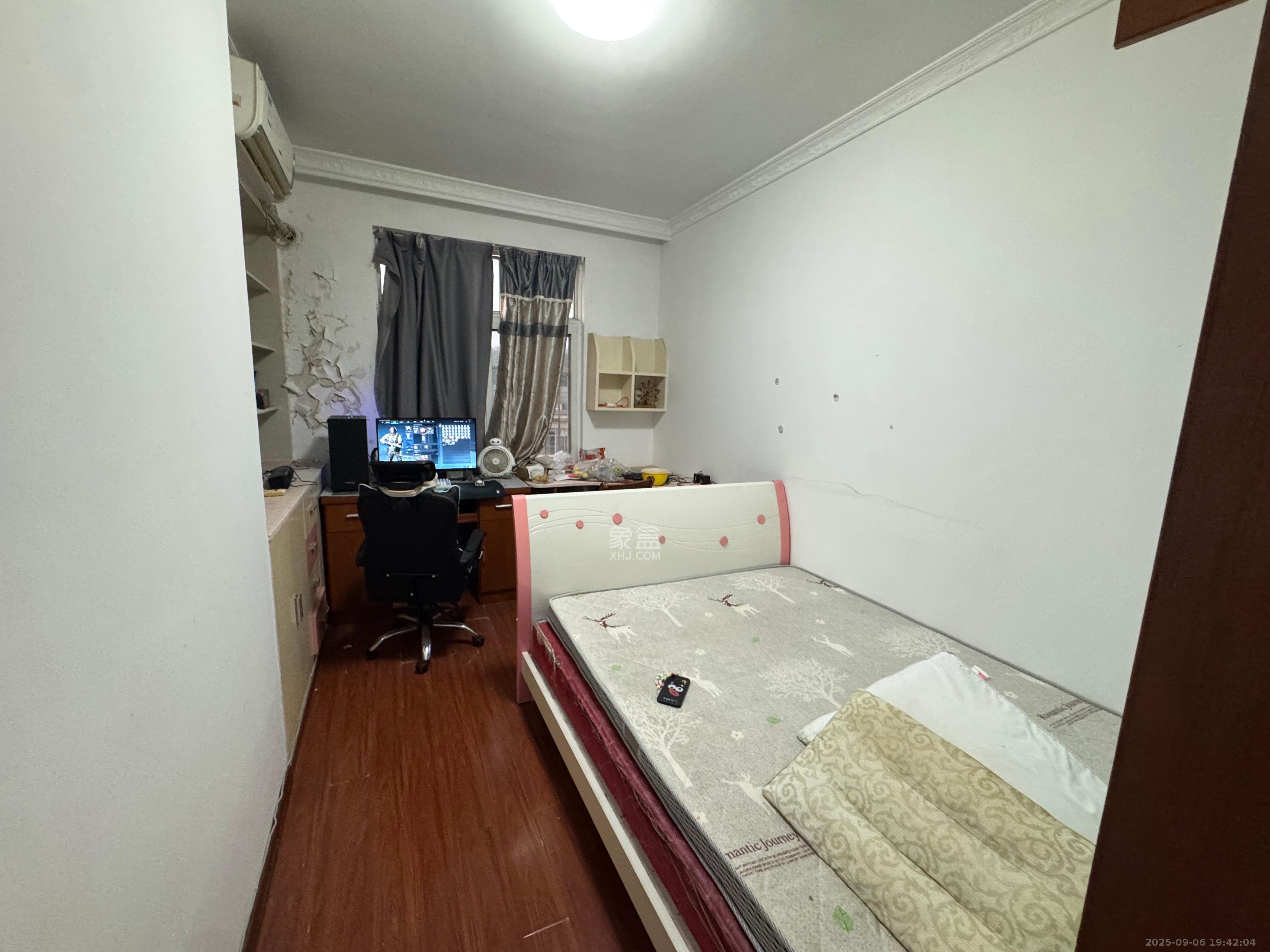 鄱阳小区  3室2厅2卫    1700.0元/月 鄱阳小区  3室2厅2卫    1700.0元/月室内图