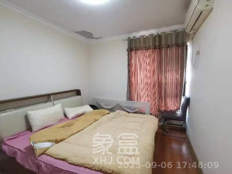 三一街区  2室2厅2卫   1900.00元/月室内图