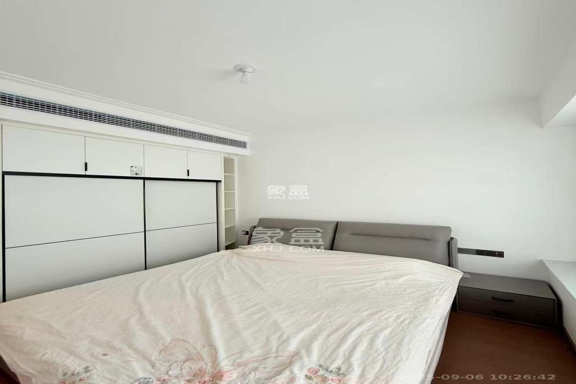 绿地V岛 3室2厅2卫 3800.0元/月 绿地V岛 3室2厅2卫 3800.0元/月室内图