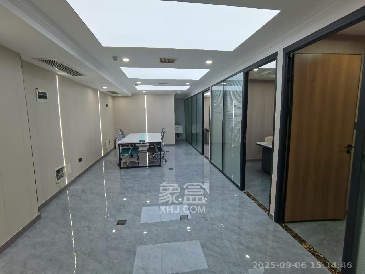 万坤图财富广场 4室2厅1卫 9999.0元/月 万坤图财富广场 4室2厅1卫 9999.0元/月室内图