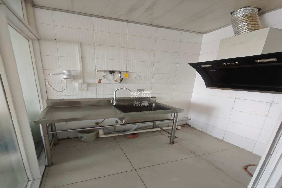 日出东方 1室1厅1卫 1500.0元/月 日出东方 1室1厅1卫 1500.0元/月室内图