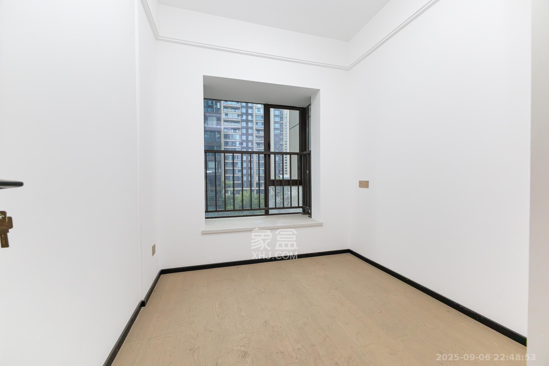 润和湘江天地天悦湾  4室2厅2卫    190.0万 润和湘江天地天悦湾  4室2厅2卫    190.0万卧室