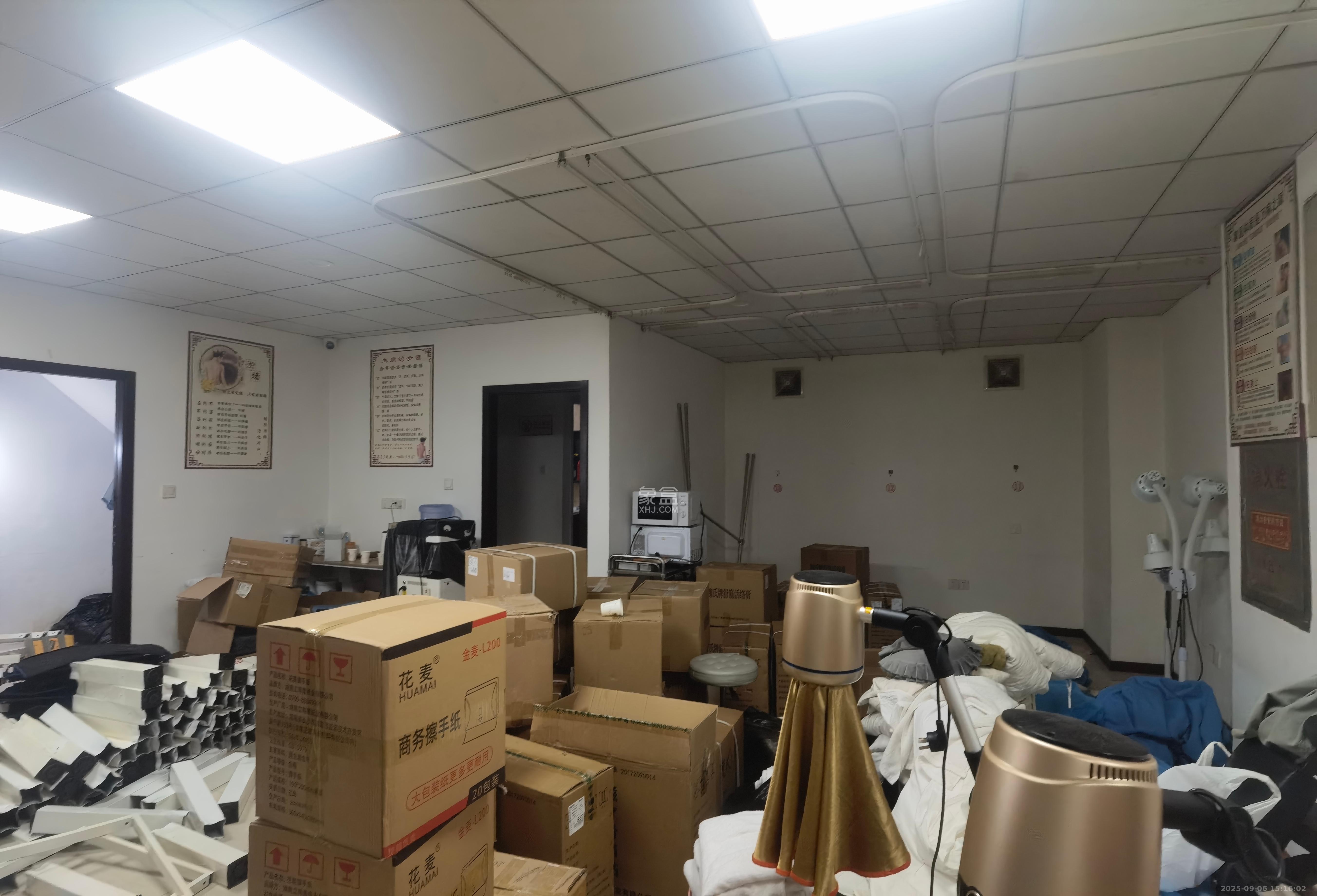 四方小区综合楼（四方嘉丽）   192.94㎡      18000.0元/月室内图