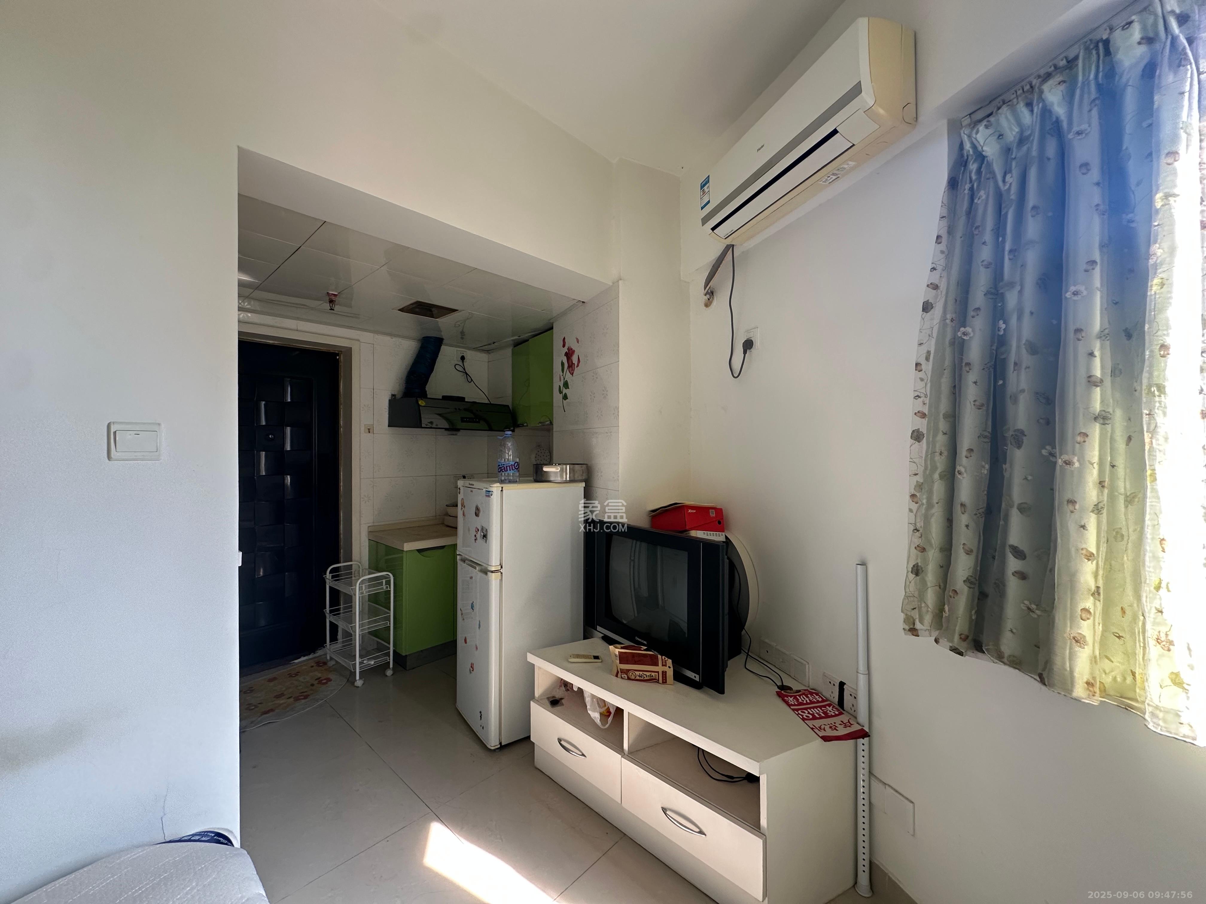 2076至高点  1室1厅1卫    1100.0元/月室内图